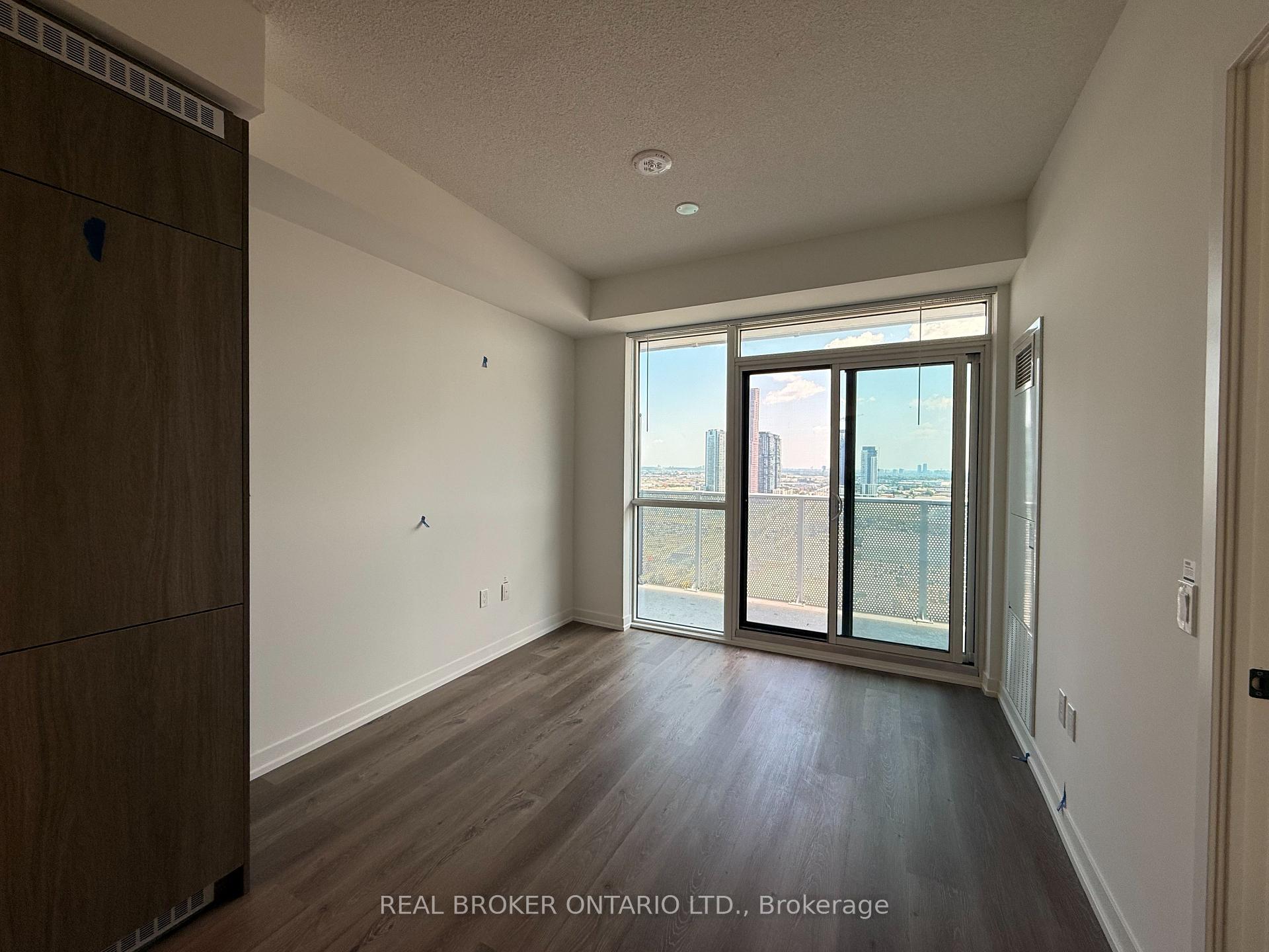 Photo 11 of Unit 2507, 28 Interchange Way, Vaughan, Vaughan Corporate Centre — HOMEH