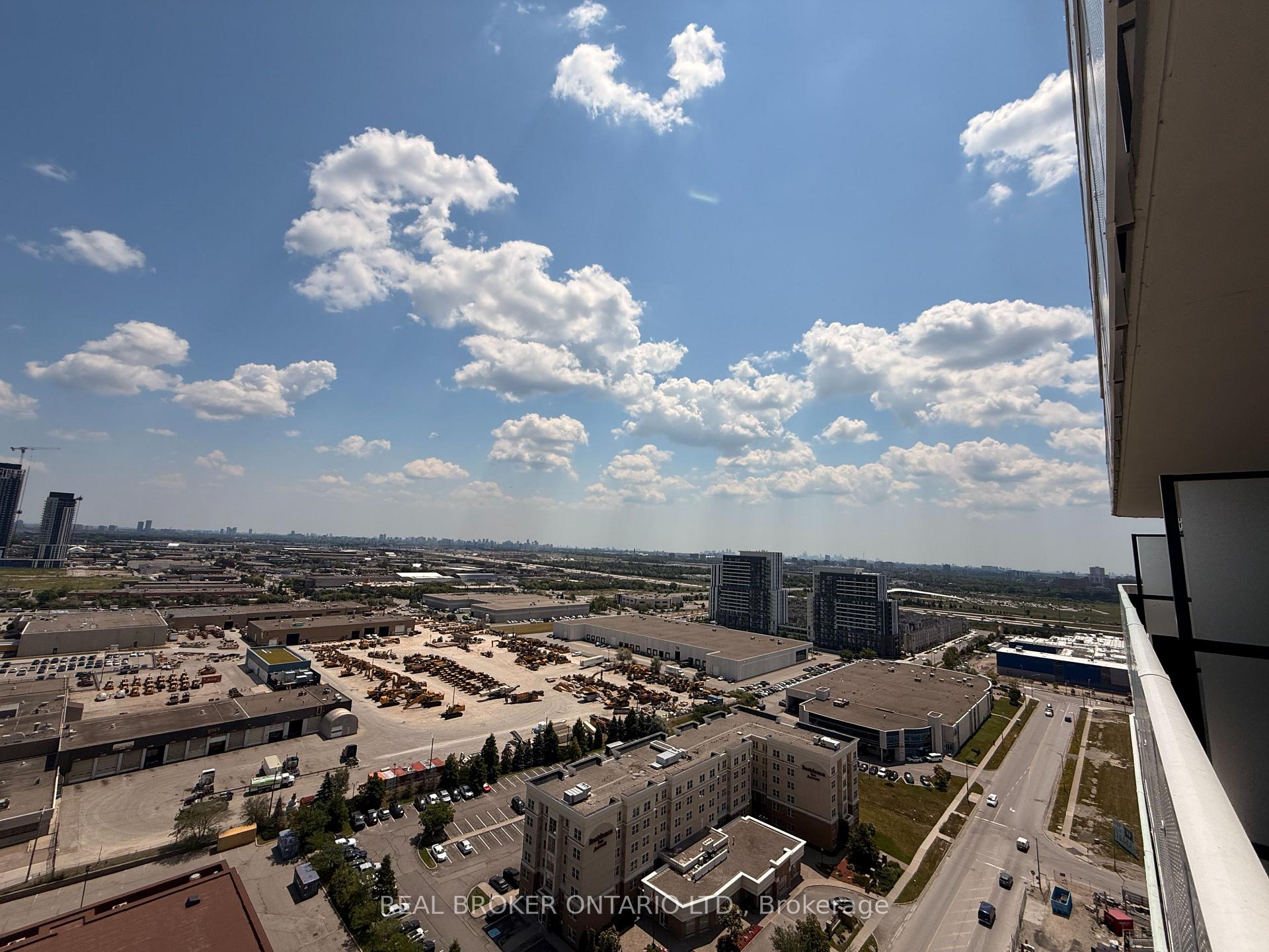 Photo 12 of Unit 2507, 28 Interchange Way, Vaughan, Vaughan Corporate Centre — HOMEH