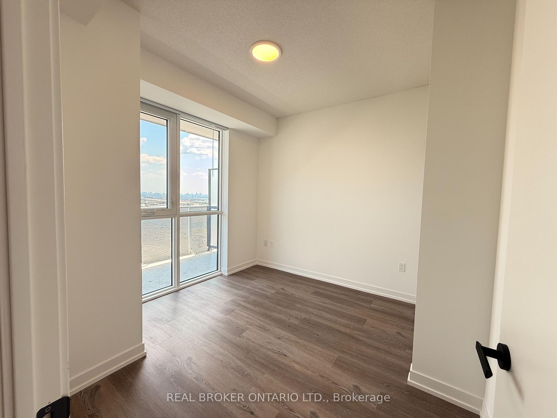 Photo 15 of Unit 2507, 28 Interchange Way, Vaughan, Vaughan Corporate Centre — HOMEH