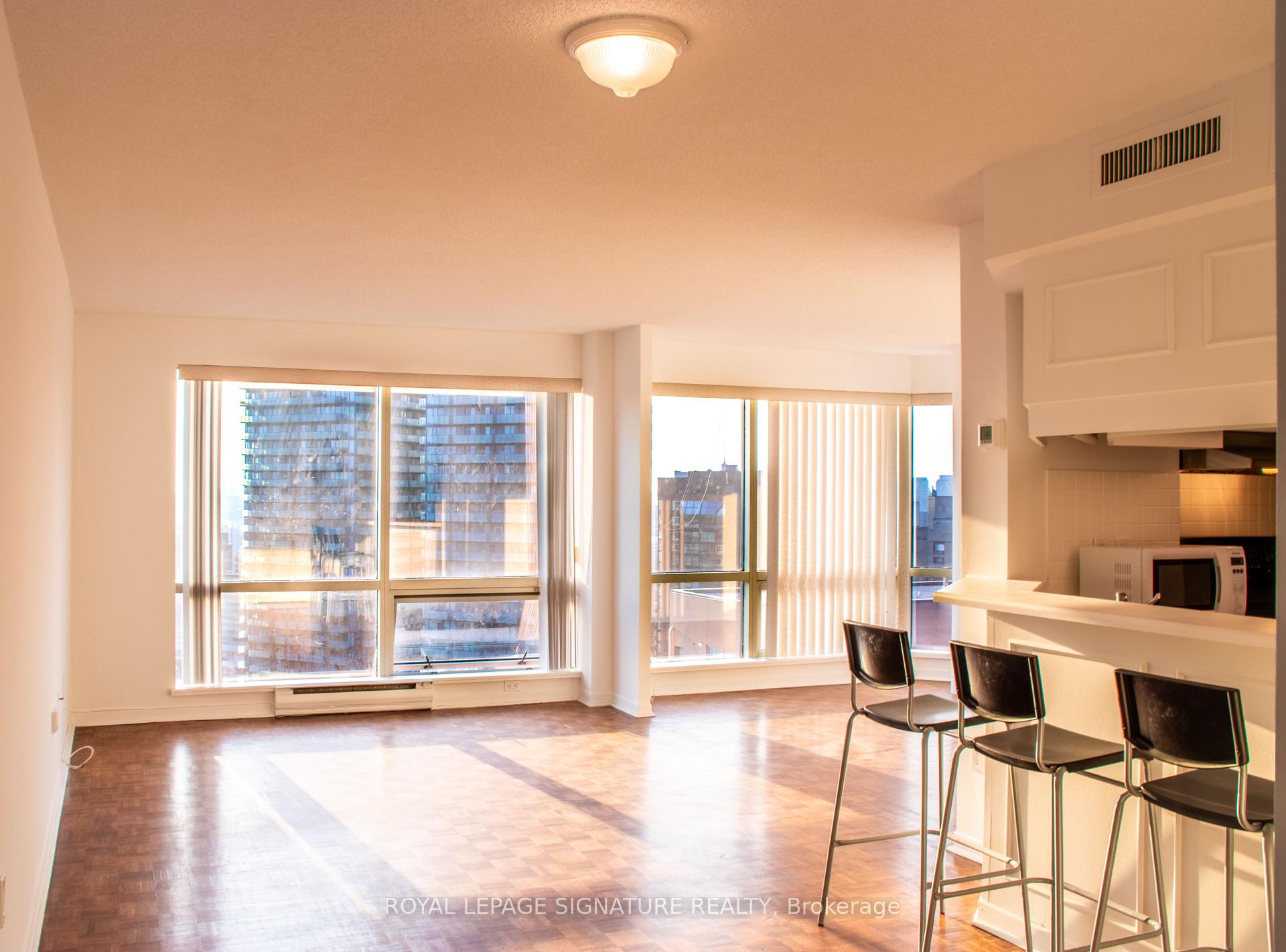 Photo 12 of Unit 3403, 1001 Bay Street, Toronto, Bay Street Corridor — HOMEH