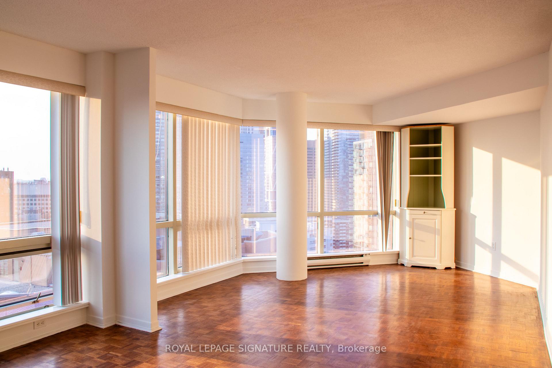 Photo 14 of Unit 3403, 1001 Bay Street, Toronto, Bay Street Corridor — HOMEH