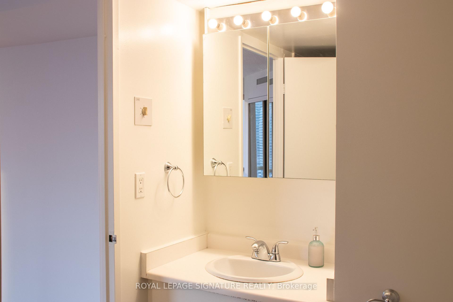 Photo 31 of Unit 3403, 1001 Bay Street, Toronto, Bay Street Corridor — HOMEH