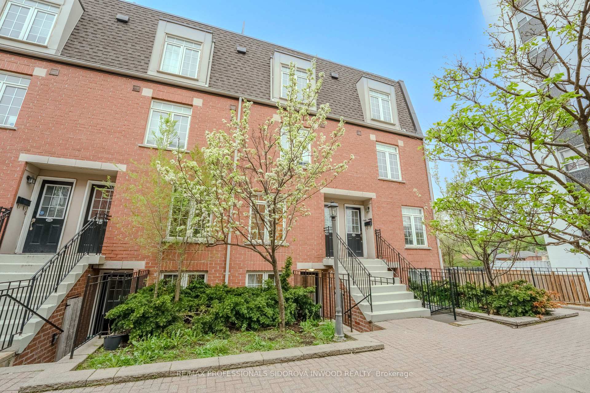 Photo 3 of Unit 117, 870 Jane Street, Toronto, Rockcliffe-Smythe — HOMEH
