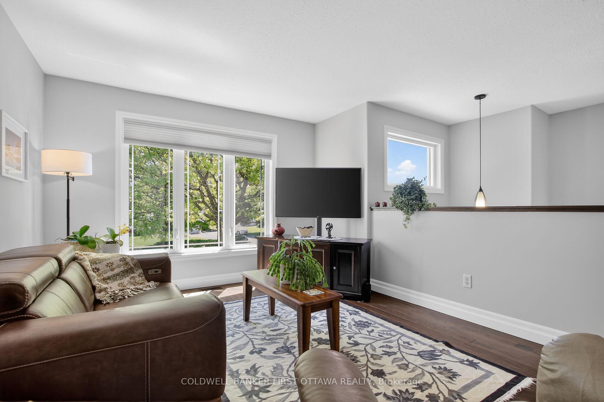 Photo 9 of 58 Boulder Way, Ottawa, Barrhaven - Longfields — HOMEH