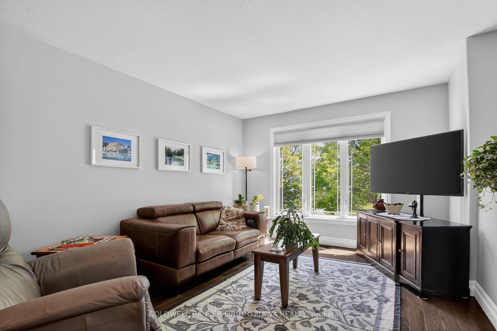 Photo 10 of 58 Boulder Way, Ottawa, Barrhaven - Longfields — HOMEH