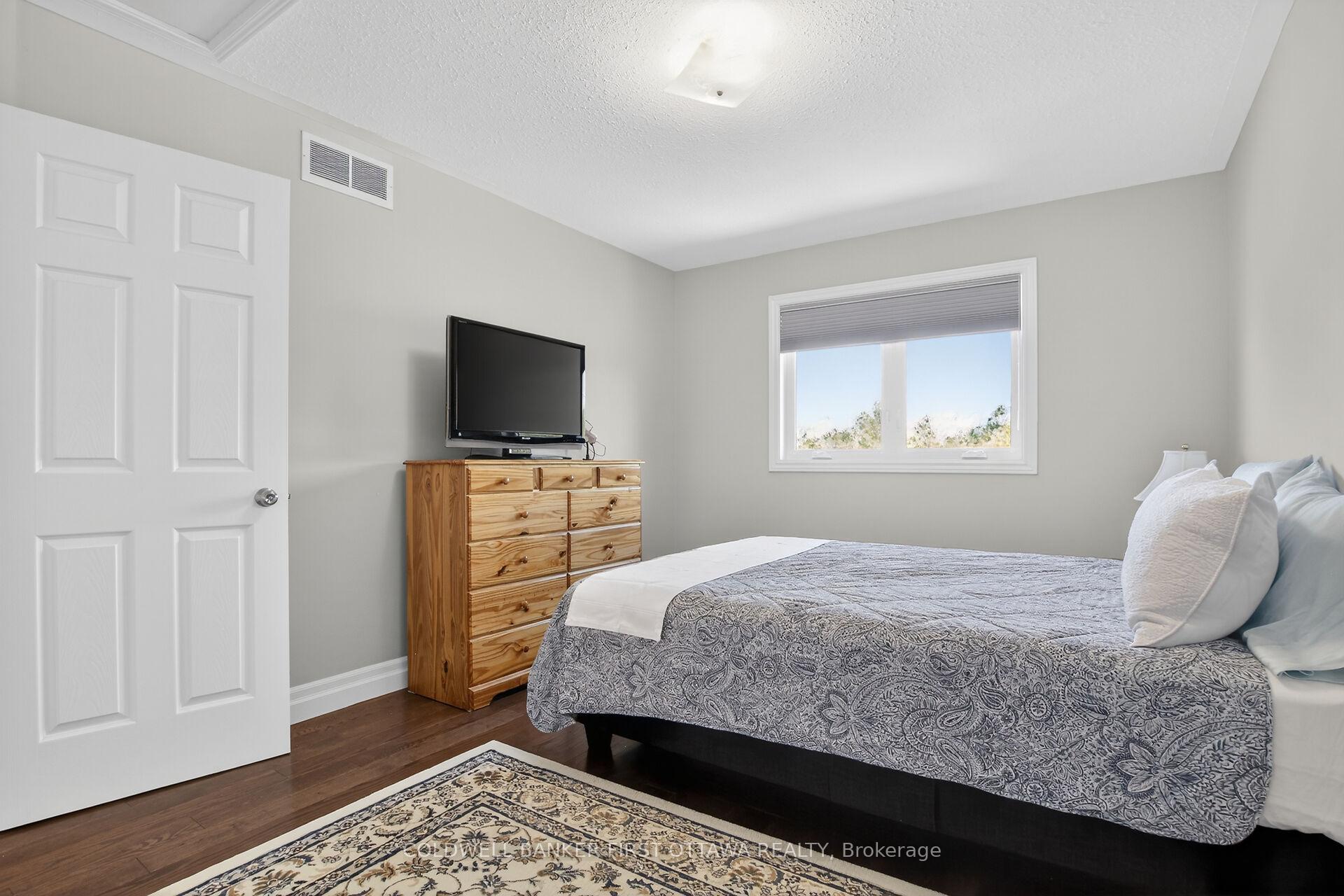 Photo 23 of 58 Boulder Way, Ottawa, Barrhaven - Longfields — HOMEH