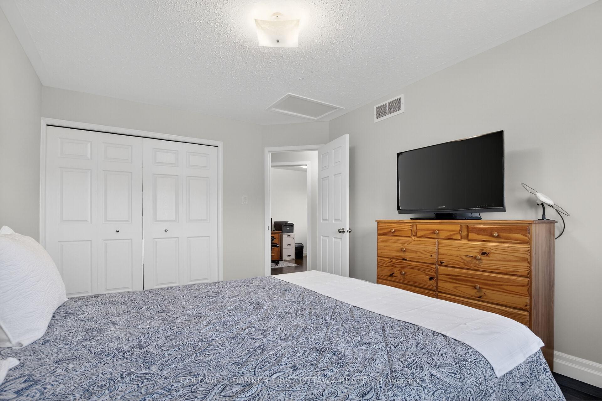 Photo 24 of 58 Boulder Way, Ottawa, Barrhaven - Longfields — HOMEH