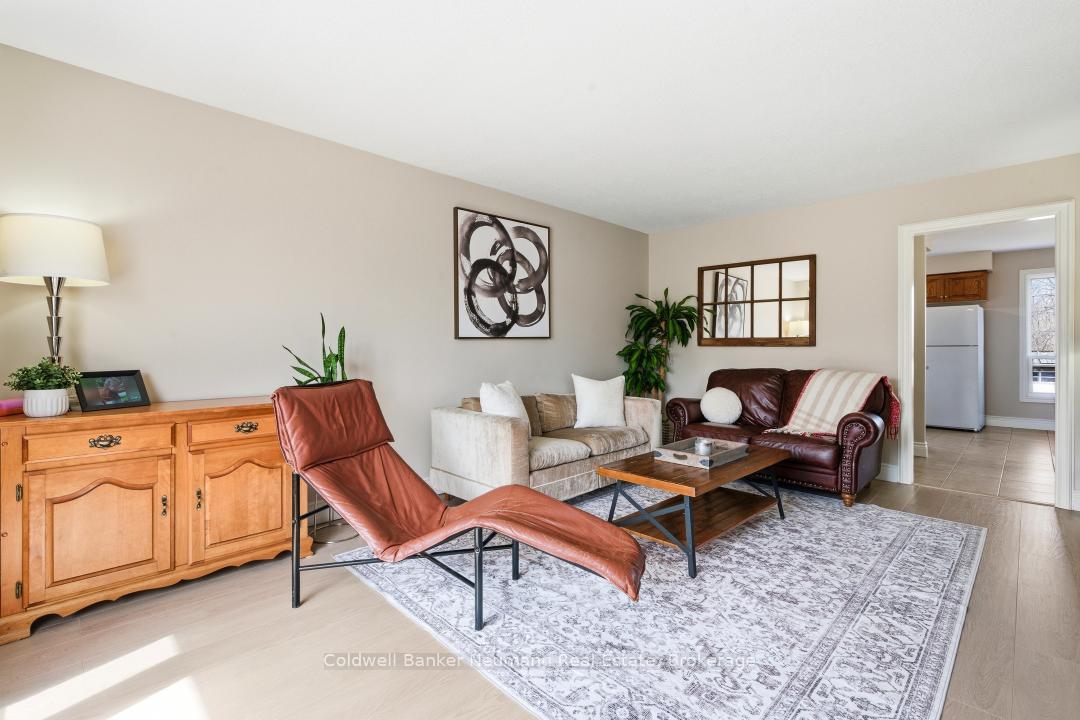 Photo 1 of 28 Chartwell Crescent, Guelph, Dovercliffe Park/Old University — HOMEH