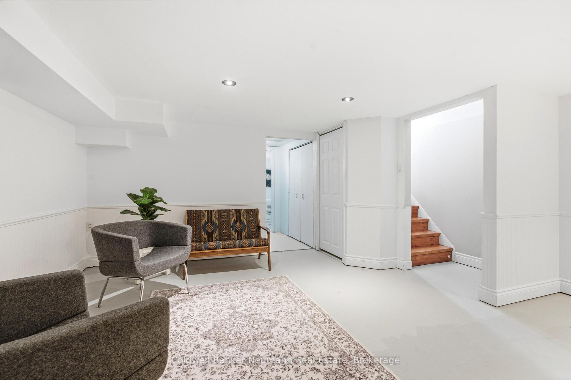 Photo 11 of 28 Chartwell Crescent, Guelph, Dovercliffe Park/Old University — HOMEH