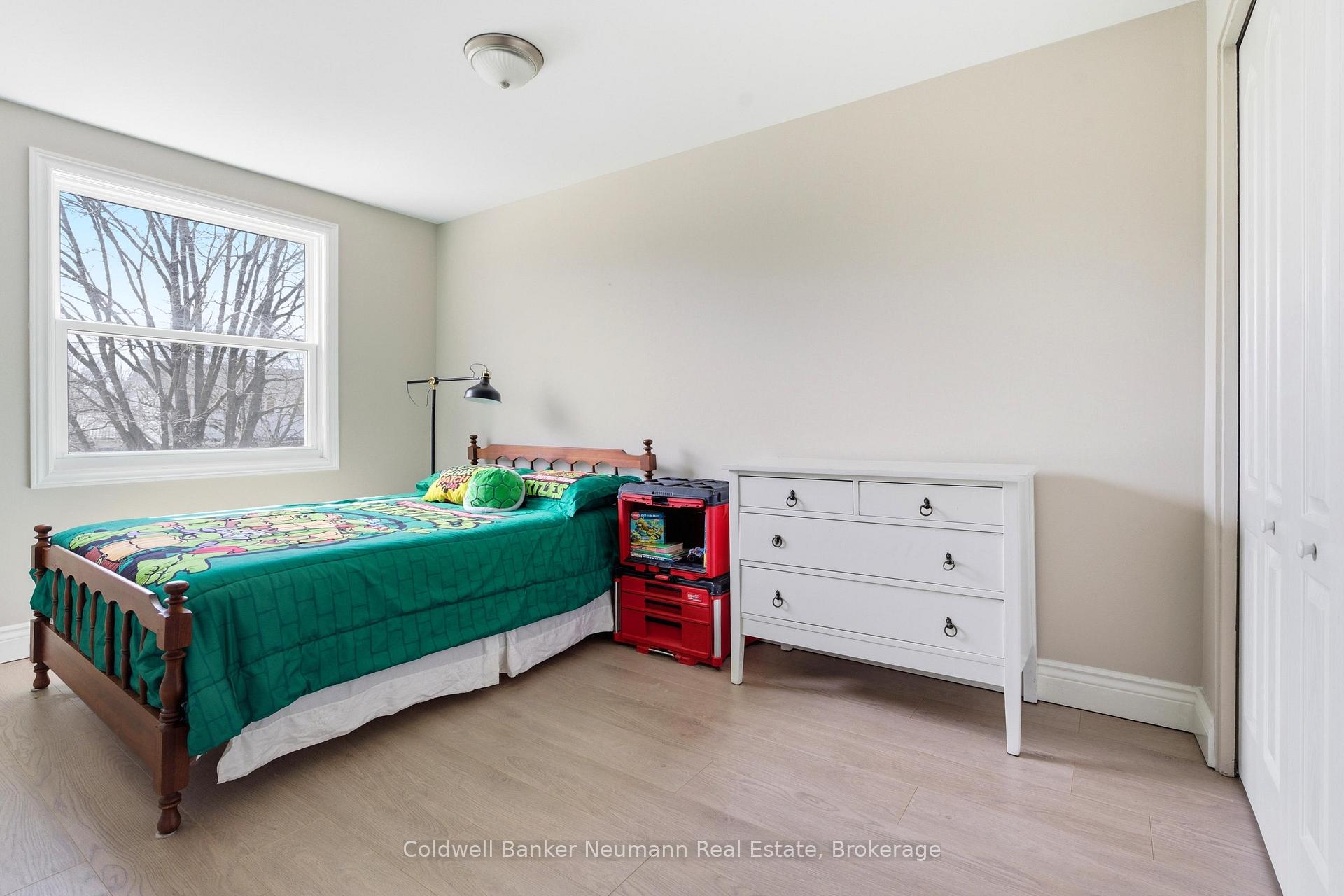 Photo 19 of 28 Chartwell Crescent, Guelph, Dovercliffe Park/Old University — HOMEH