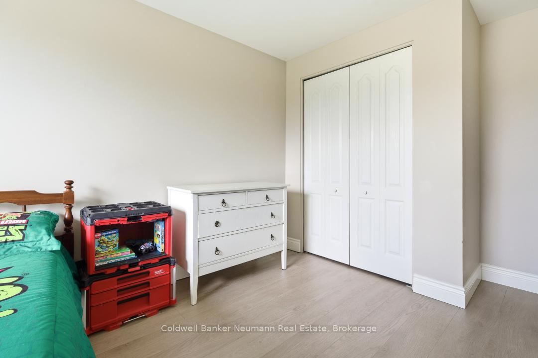 Photo 20 of 28 Chartwell Crescent, Guelph, Dovercliffe Park/Old University — HOMEH