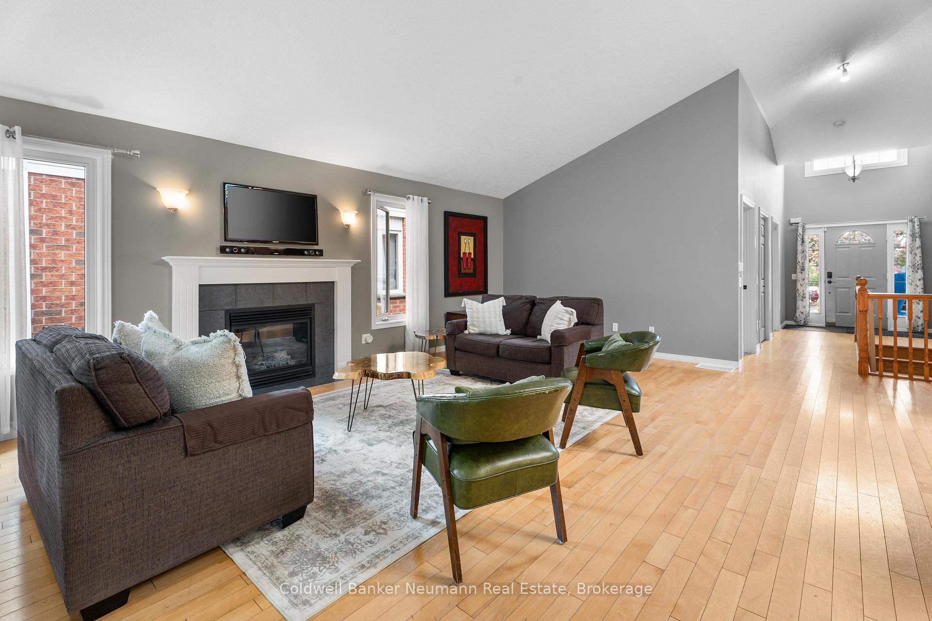Photo 9 of 27 Miller Street, Guelph, Pineridge/Westminster Woods — HOMEH