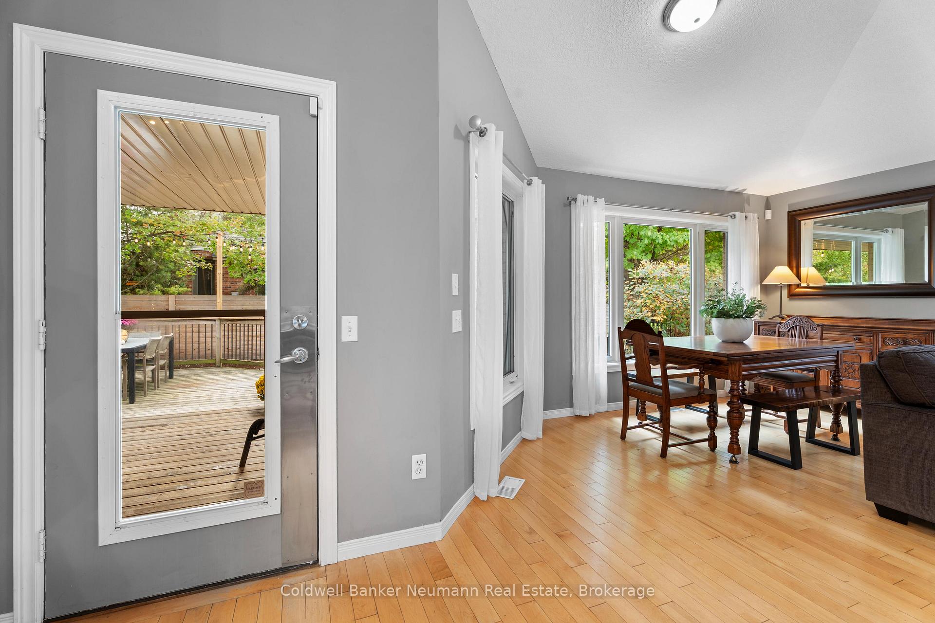 Photo 10 of 27 Miller Street, Guelph, Pineridge/Westminster Woods — HOMEH
