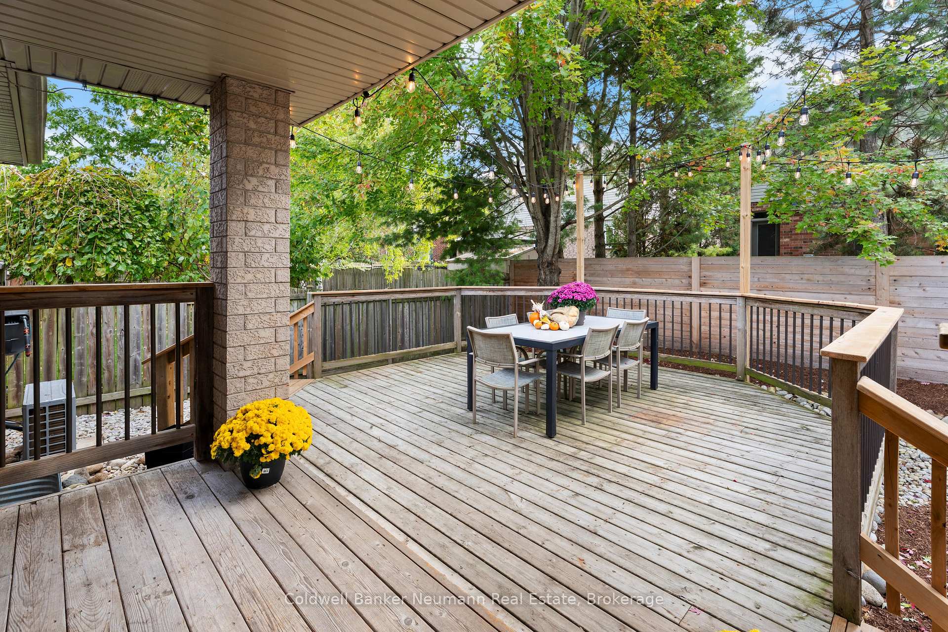 Photo 11 of 27 Miller Street, Guelph, Pineridge/Westminster Woods — HOMEH