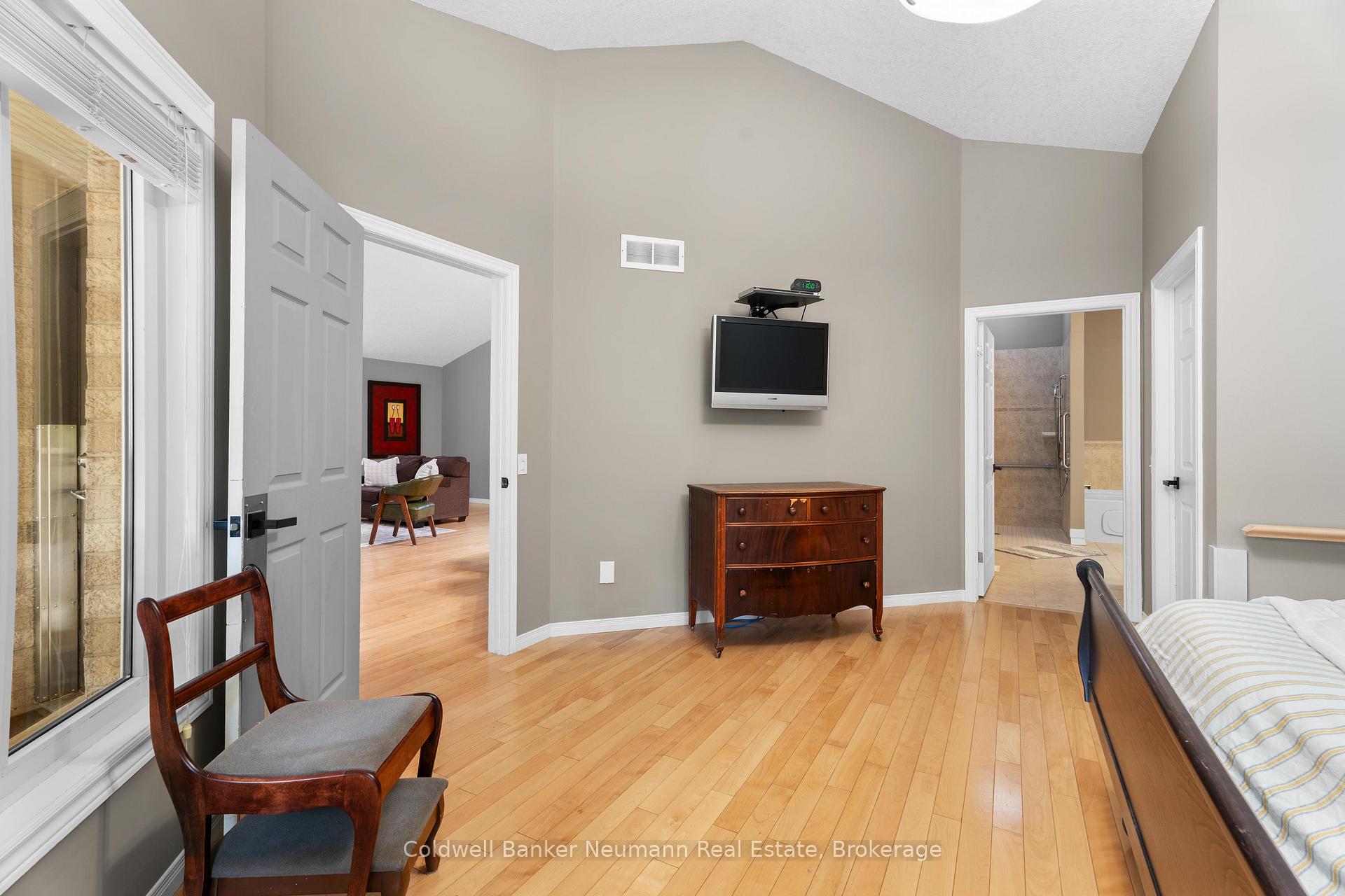 Photo 16 of 27 Miller Street, Guelph, Pineridge/Westminster Woods — HOMEH