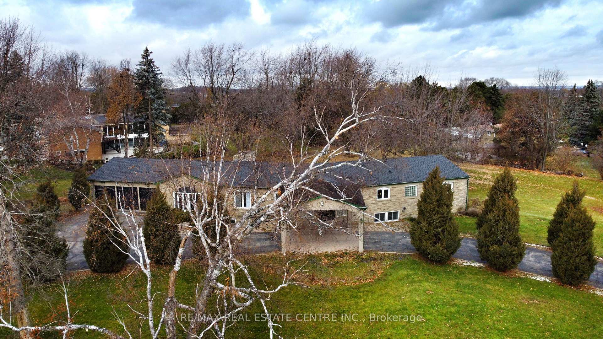 Photo 2 of 20 Crescent Hill Drive N, Brampton, Central Park — HOMEH