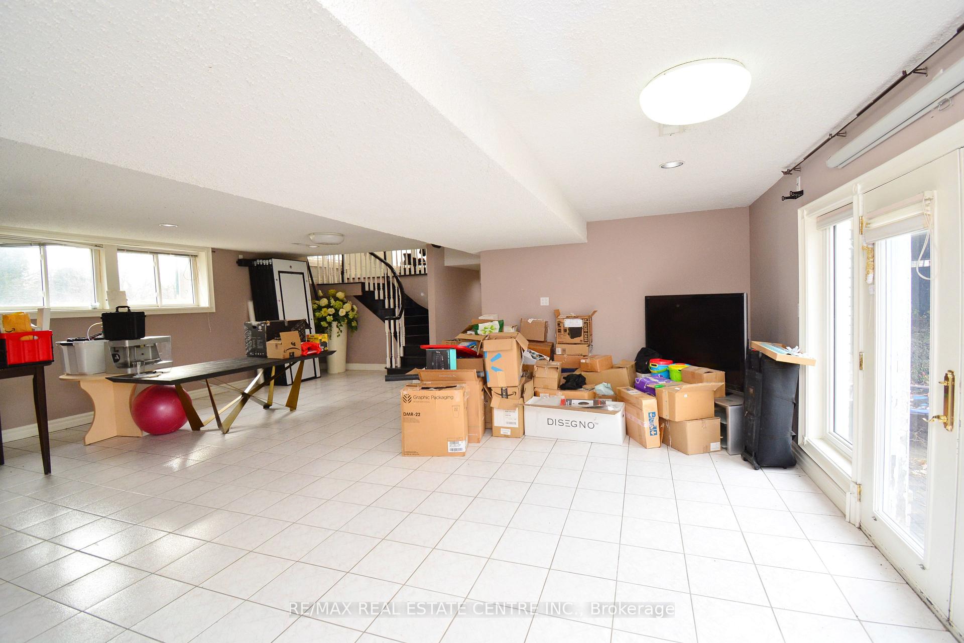 Photo 25 of 20 Crescent Hill Drive N, Brampton, Central Park — HOMEH