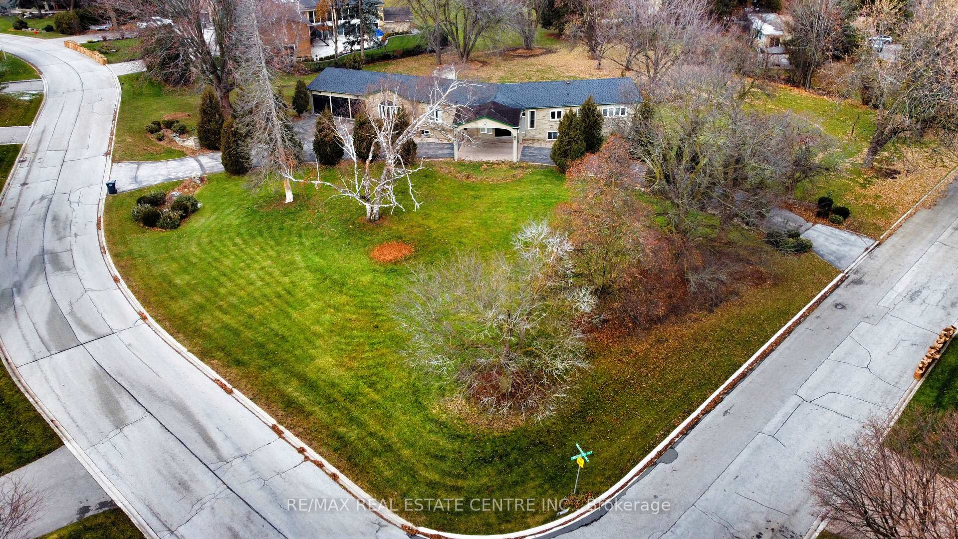 Photo 31 of 20 Crescent Hill Drive N, Brampton, Central Park — HOMEH