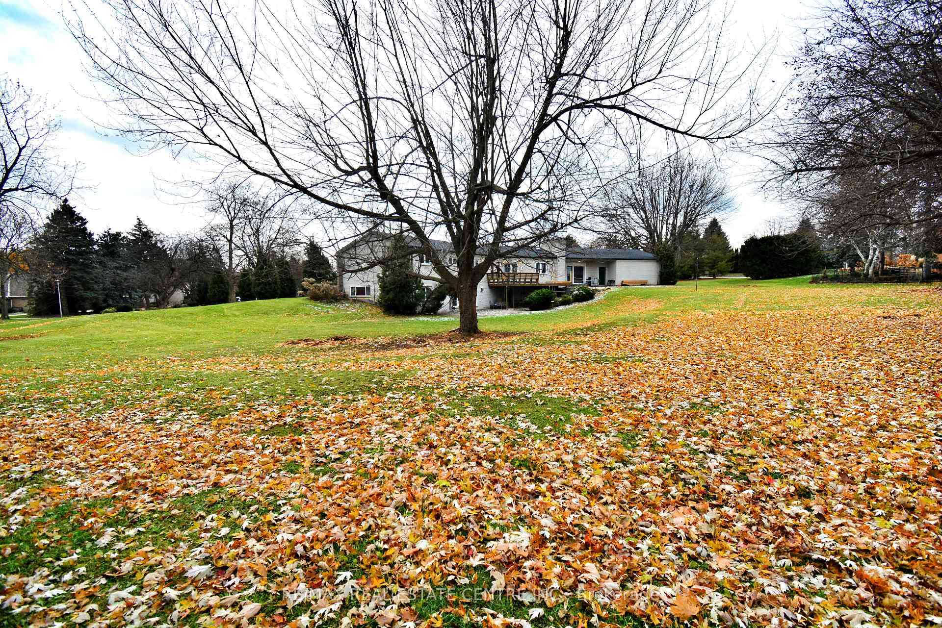 Photo 33 of 20 Crescent Hill Drive N, Brampton, Central Park — HOMEH