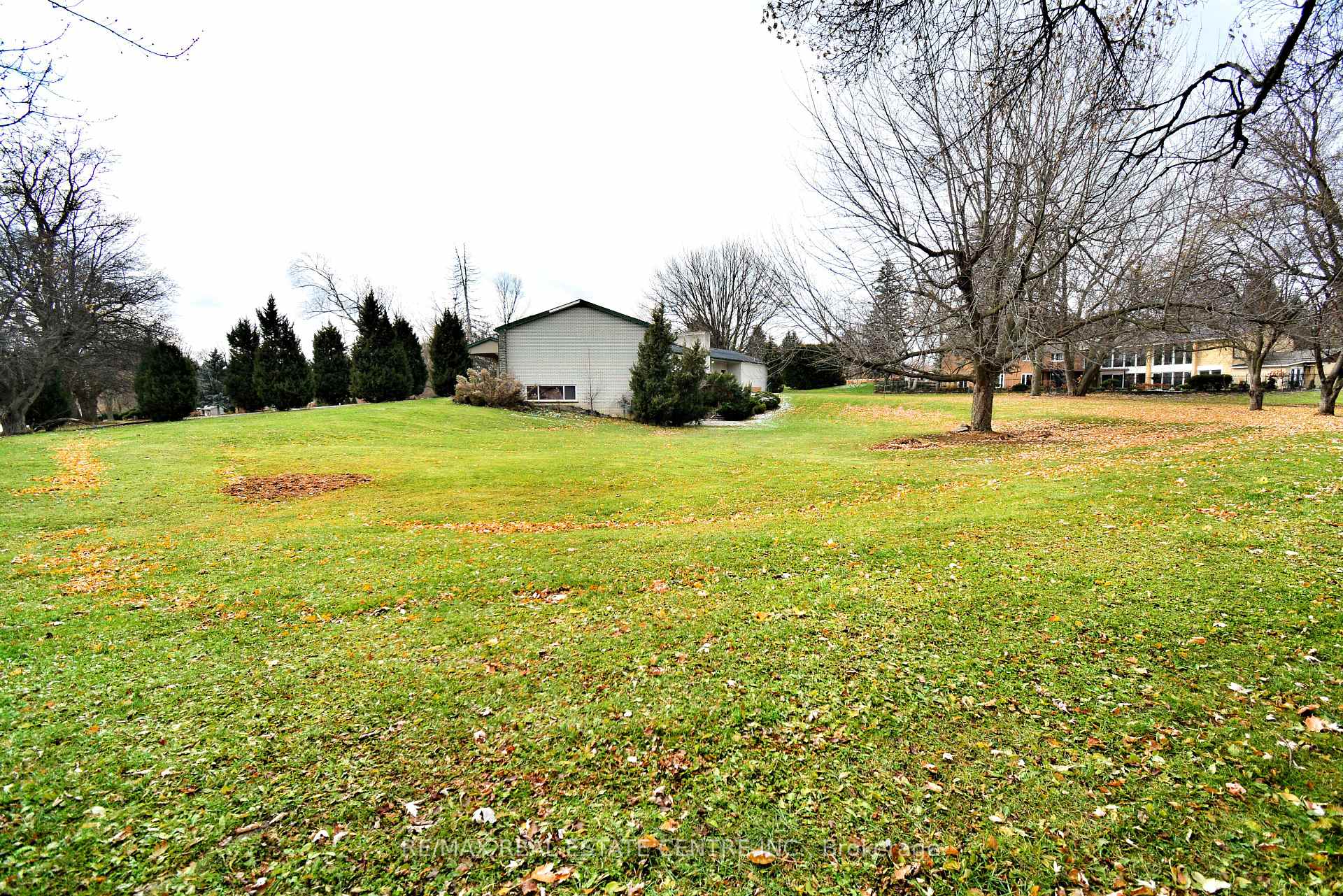 Photo 35 of 20 Crescent Hill Drive N, Brampton, Central Park — HOMEH