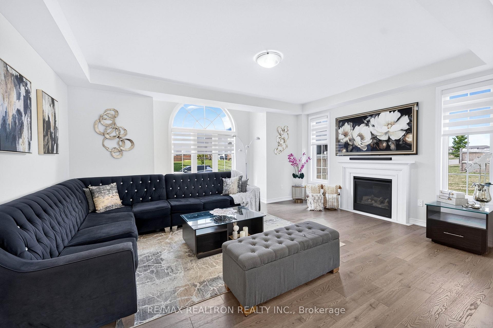 Photo 11 of 40 Auckland Drive, Whitby, Rural Whitby — HOMEH