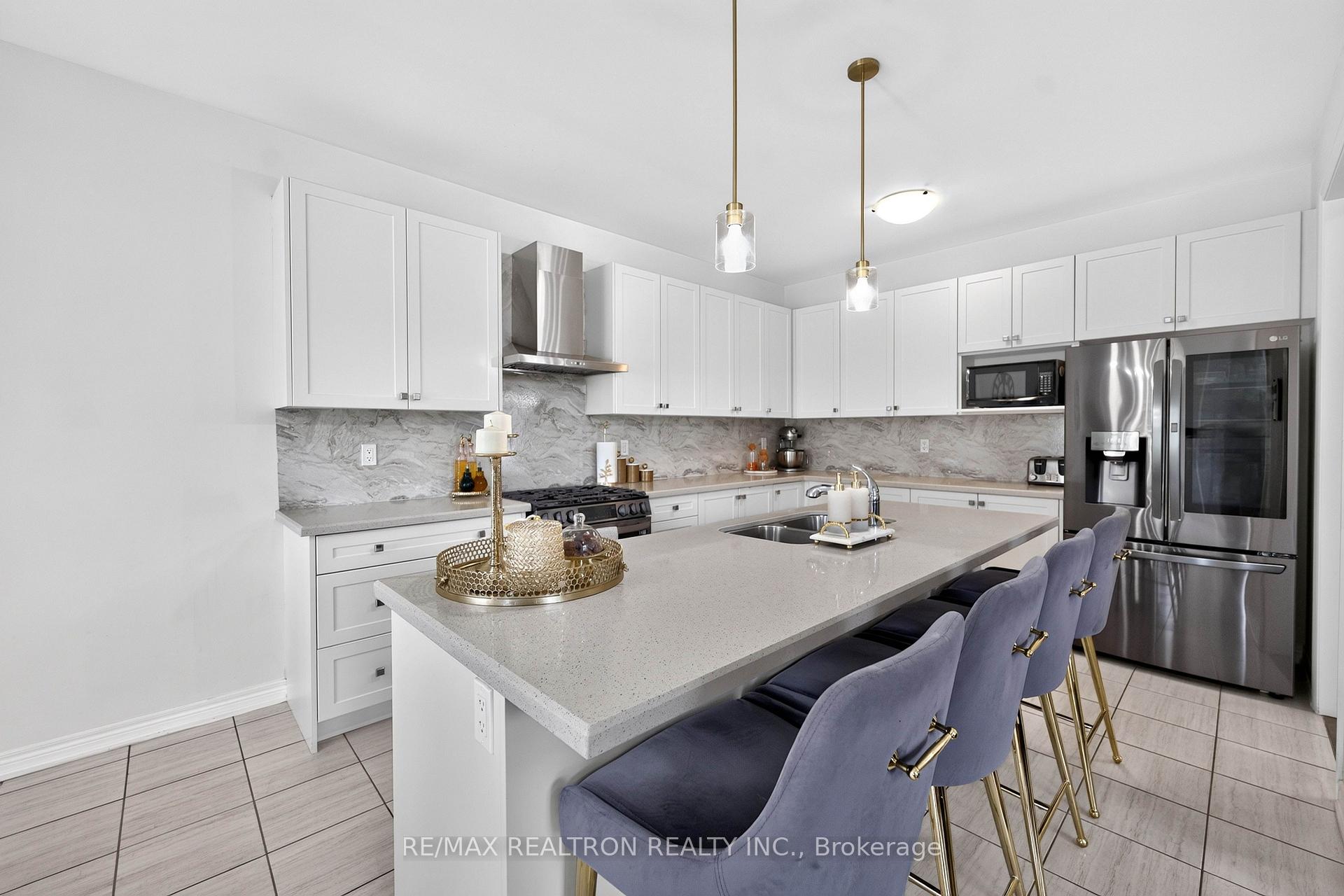 Photo 15 of 40 Auckland Drive, Whitby, Rural Whitby — HOMEH