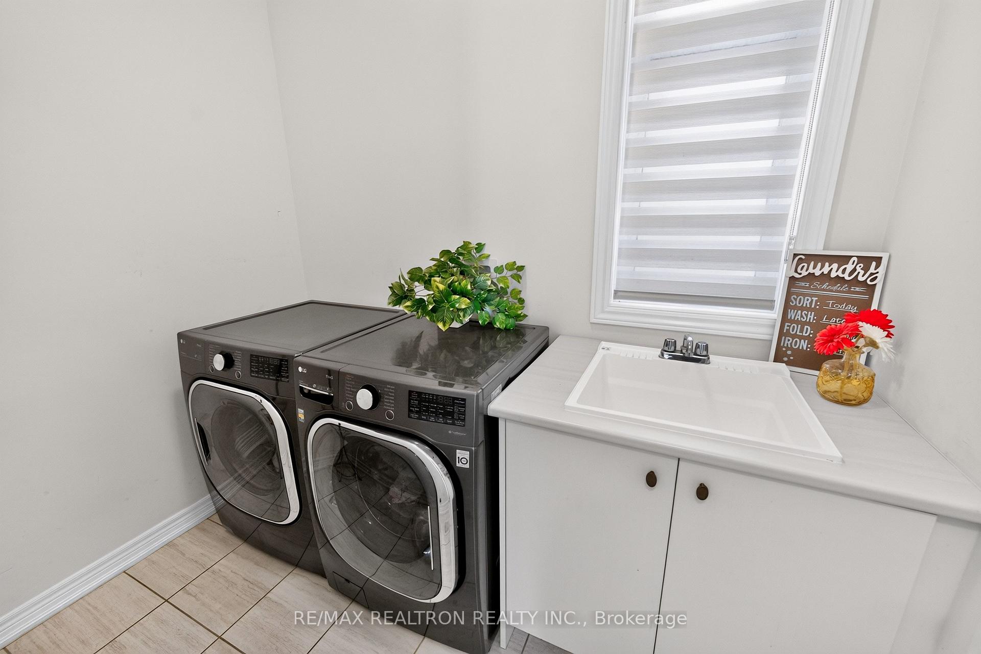 Photo 18 of 40 Auckland Drive, Whitby, Rural Whitby — HOMEH