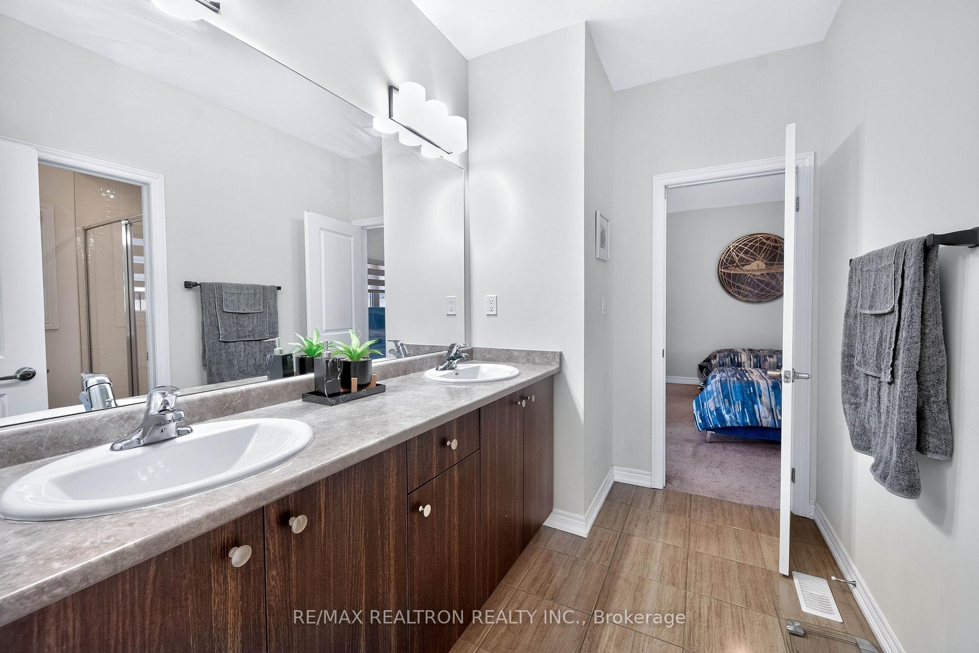Photo 29 of 40 Auckland Drive, Whitby, Rural Whitby — HOMEH