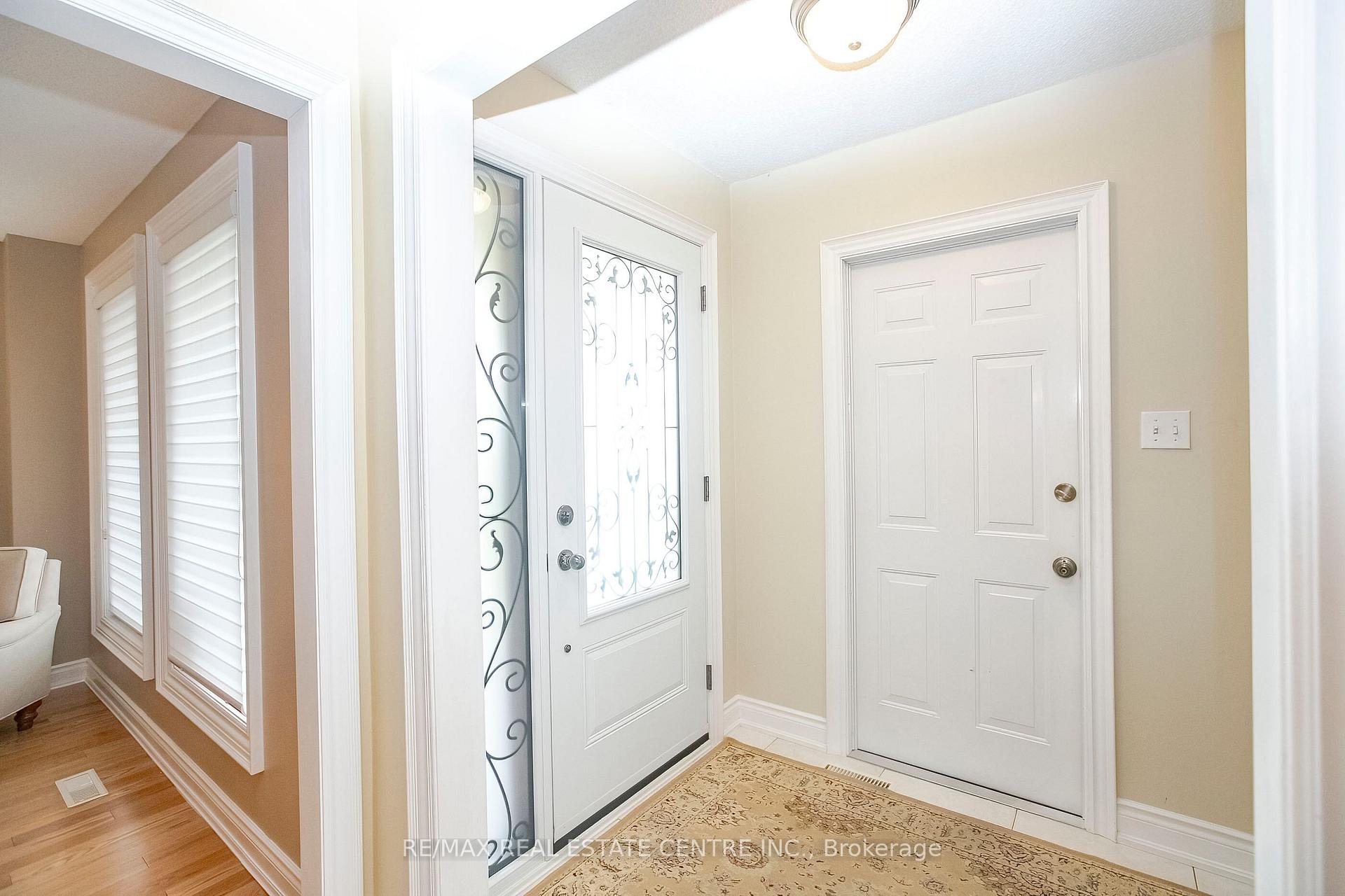 Photo 4 of 21 Amantine Crescent, Brampton, Fletcher's Creek South — HOMEH
