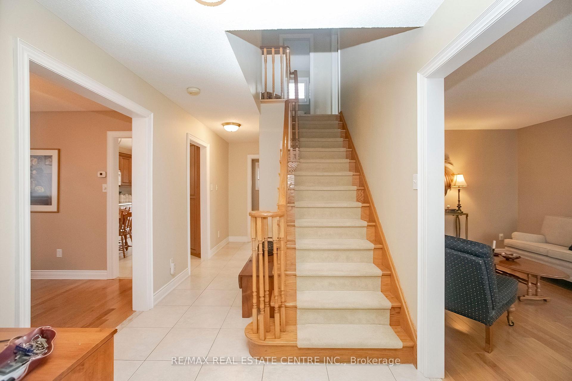 Photo 6 of 21 Amantine Crescent, Brampton, Fletcher's Creek South — HOMEH