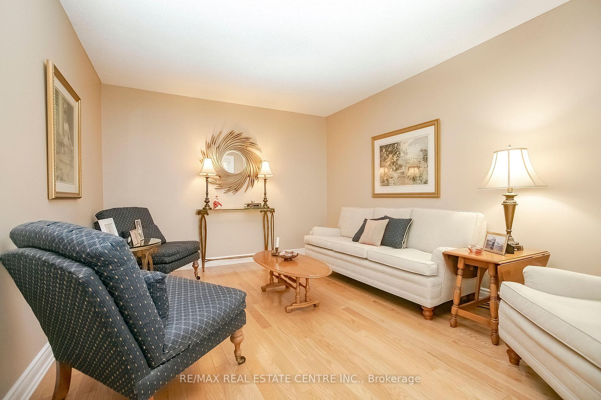 Photo 7 of 21 Amantine Crescent, Brampton, Fletcher's Creek South — HOMEH