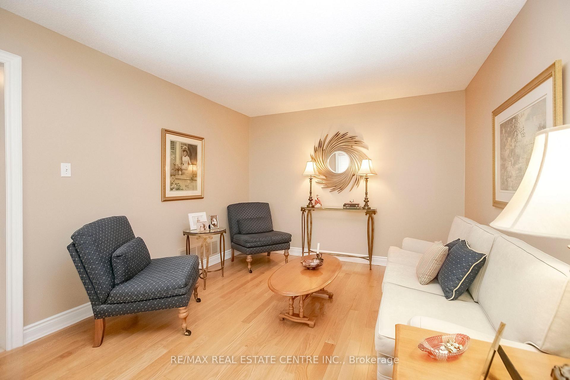 Photo 8 of 21 Amantine Crescent, Brampton, Fletcher's Creek South — HOMEH