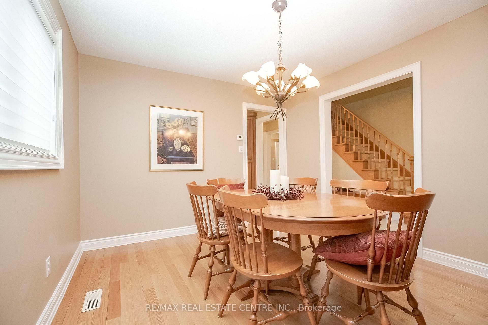 Photo 10 of 21 Amantine Crescent, Brampton, Fletcher's Creek South — HOMEH