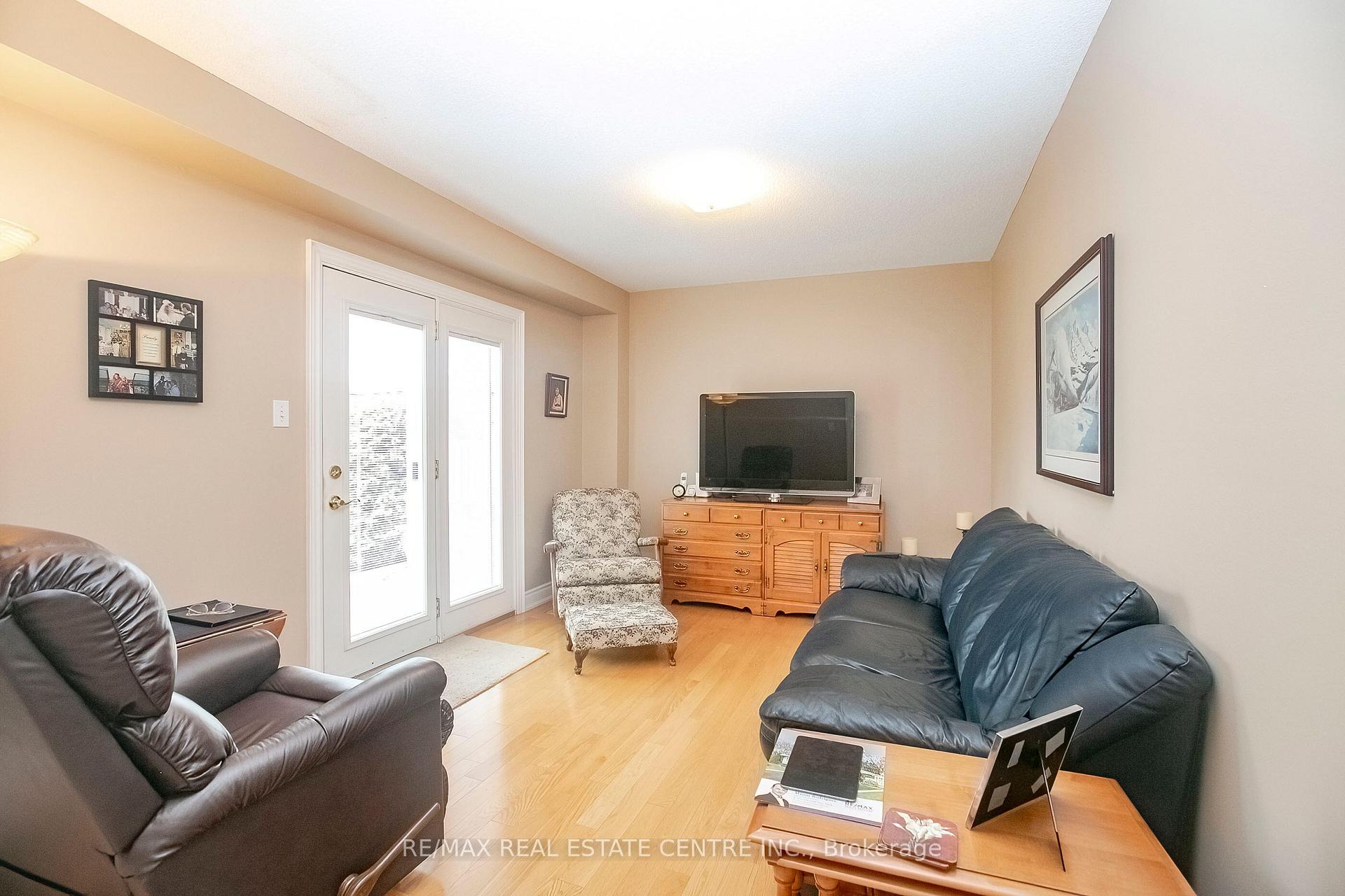 Photo 12 of 21 Amantine Crescent, Brampton, Fletcher's Creek South — HOMEH