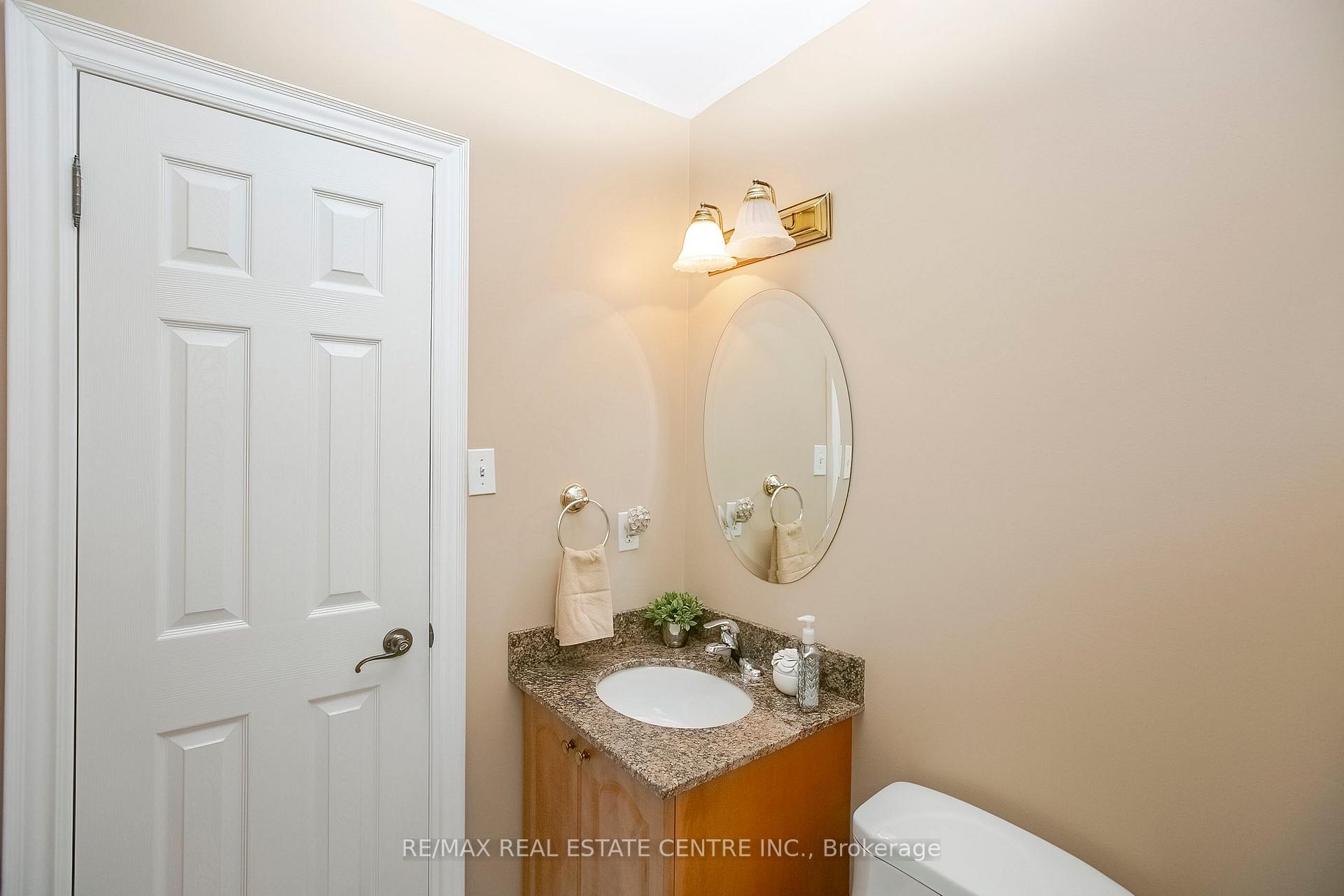 Photo 13 of 21 Amantine Crescent, Brampton, Fletcher's Creek South — HOMEH