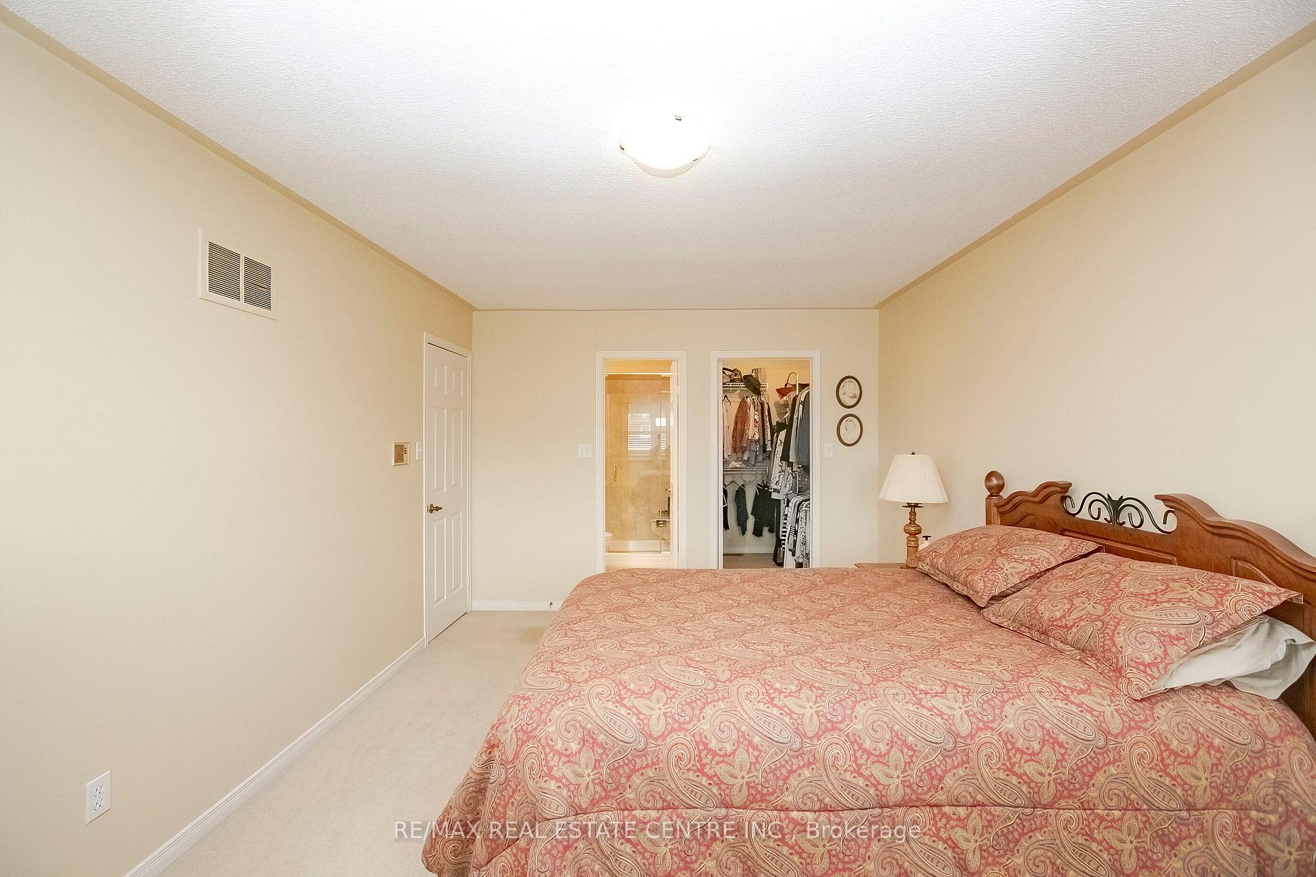 Photo 15 of 21 Amantine Crescent, Brampton, Fletcher's Creek South — HOMEH
