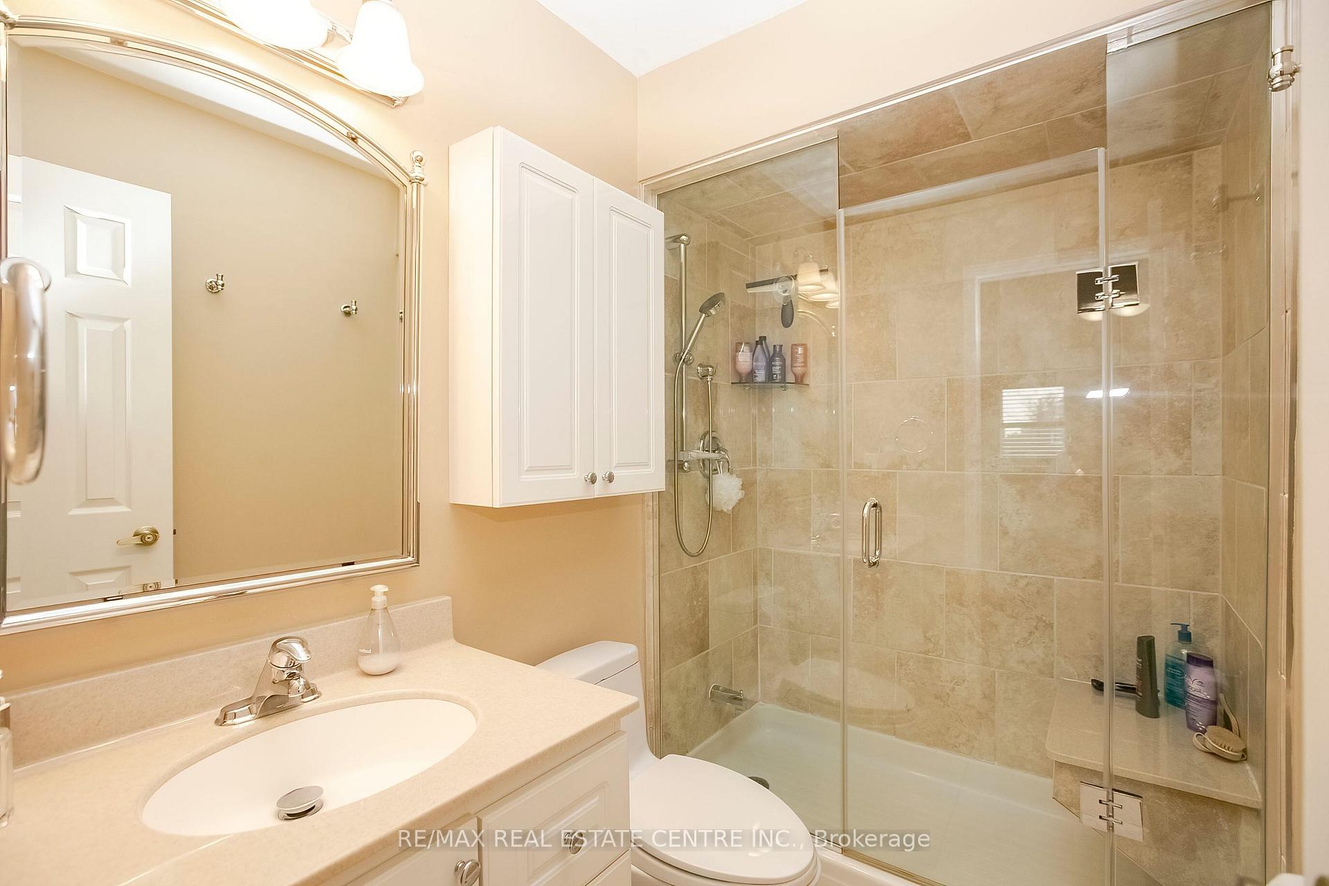 Photo 16 of 21 Amantine Crescent, Brampton, Fletcher's Creek South — HOMEH