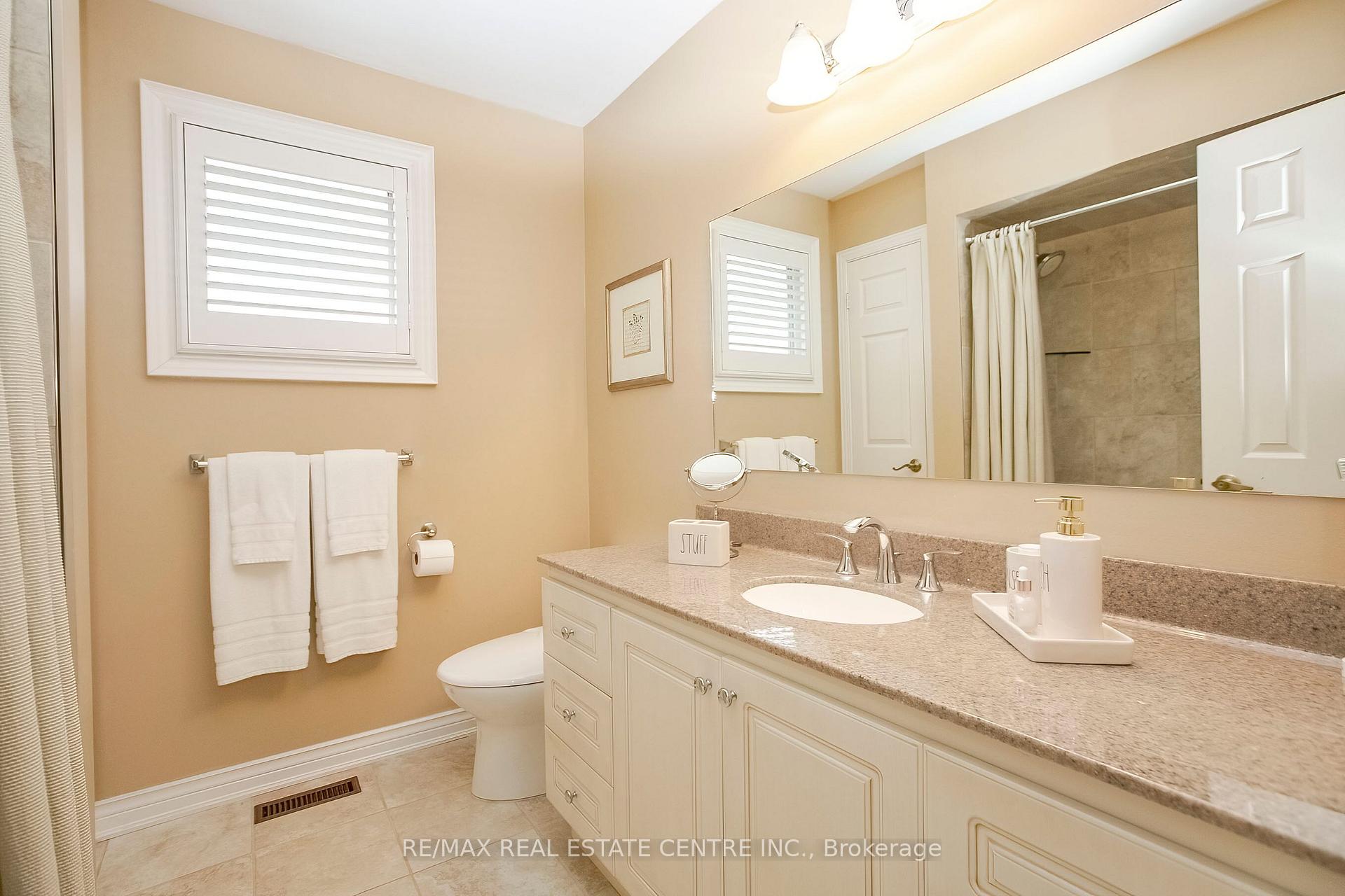 Photo 18 of 21 Amantine Crescent, Brampton, Fletcher's Creek South — HOMEH