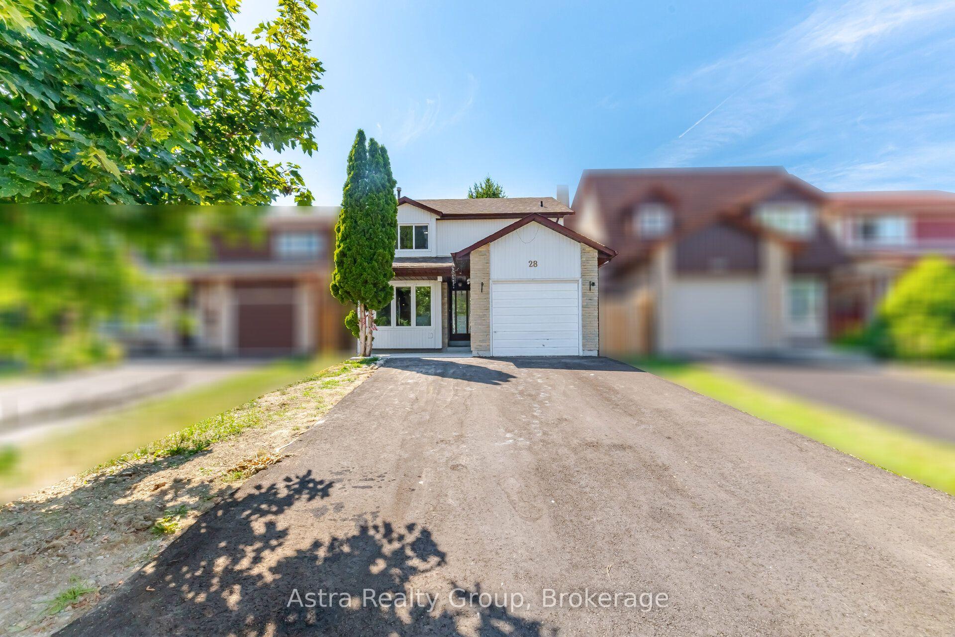 Photo 2 of 28 Borden Hill Court, Brampton, Central Park — HOMEH