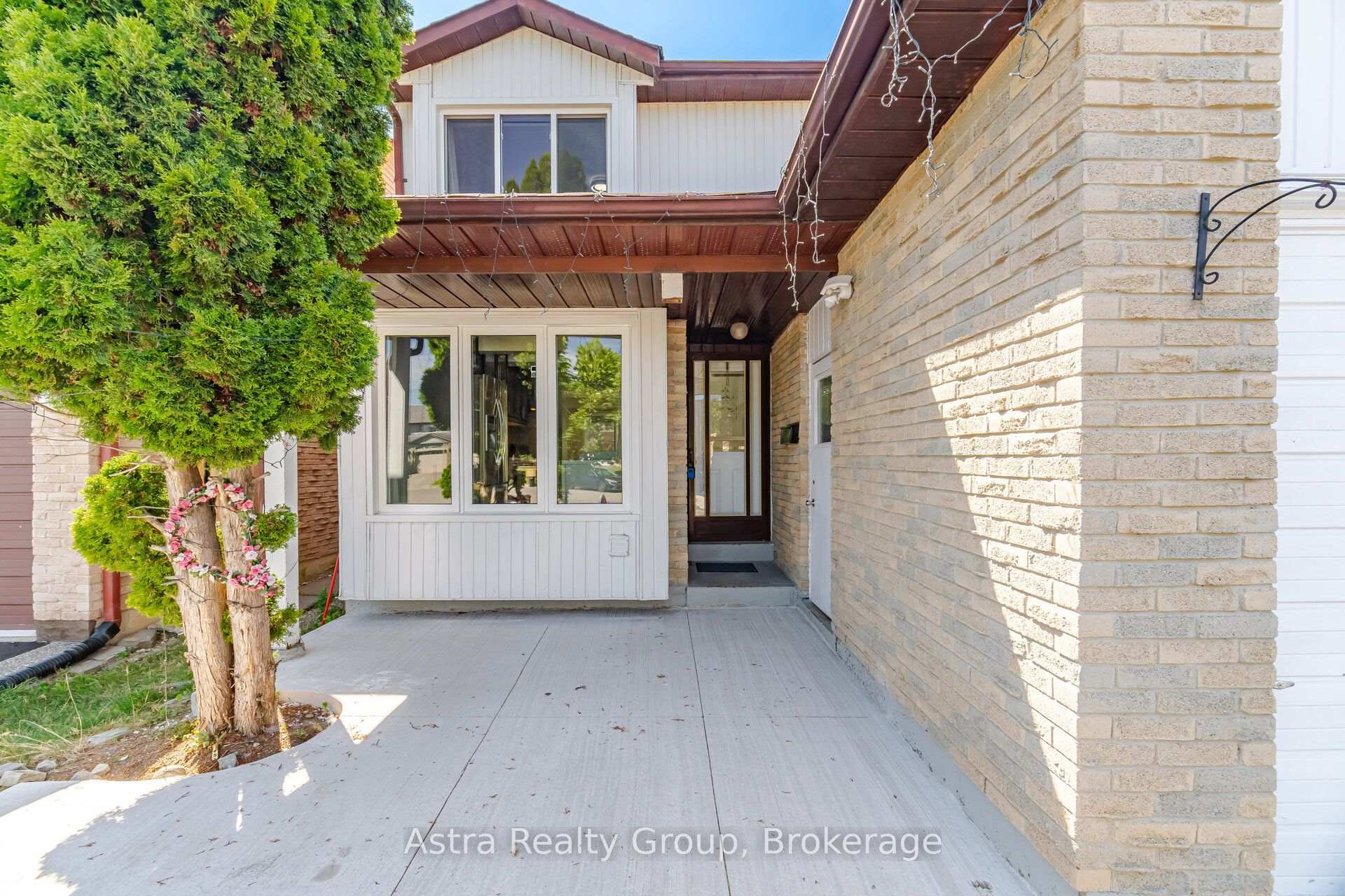 Photo 6 of 28 Borden Hill Court, Brampton, Central Park — HOMEH