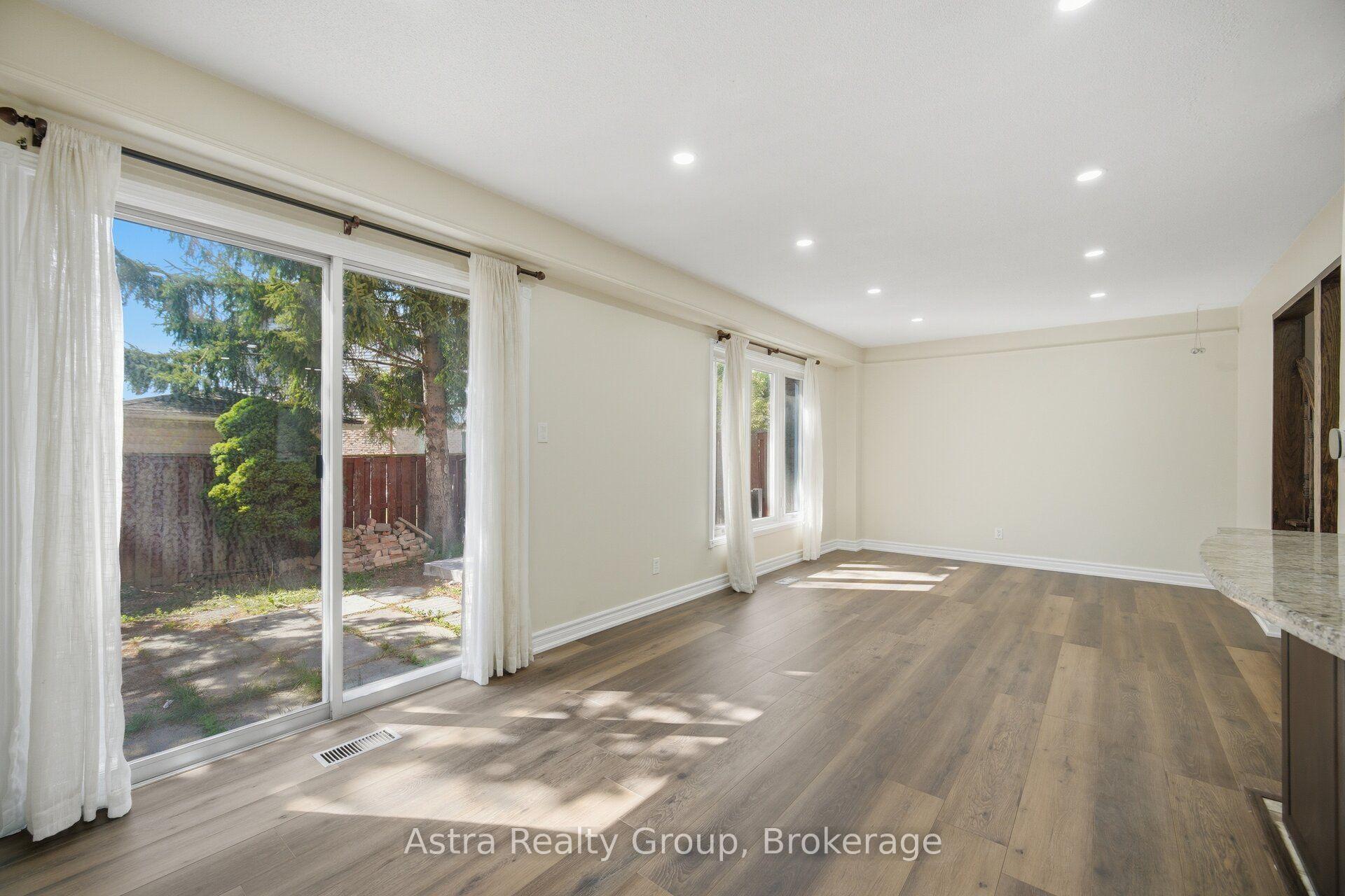 Photo 15 of 28 Borden Hill Court, Brampton, Central Park — HOMEH