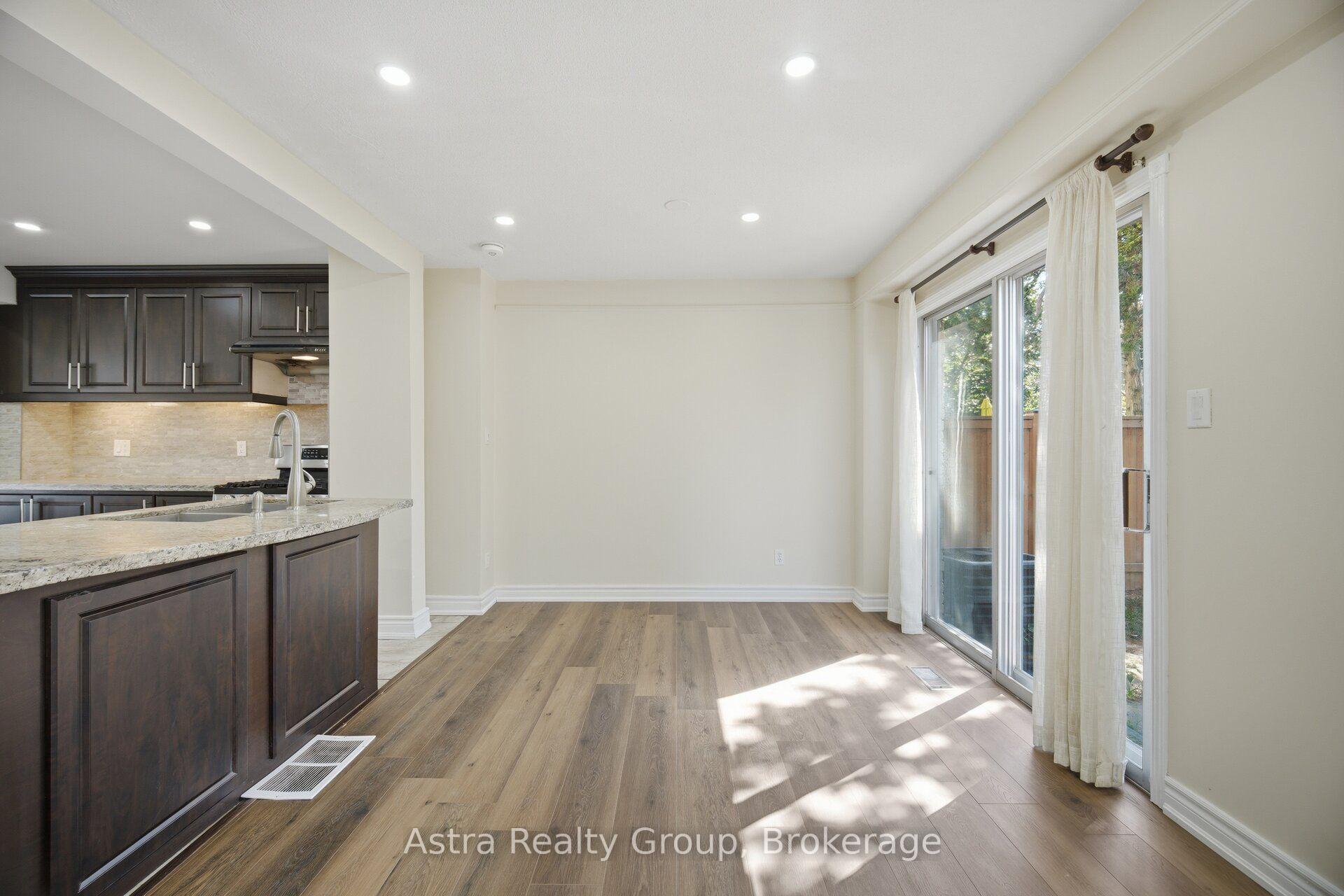 Photo 16 of 28 Borden Hill Court, Brampton, Central Park — HOMEH