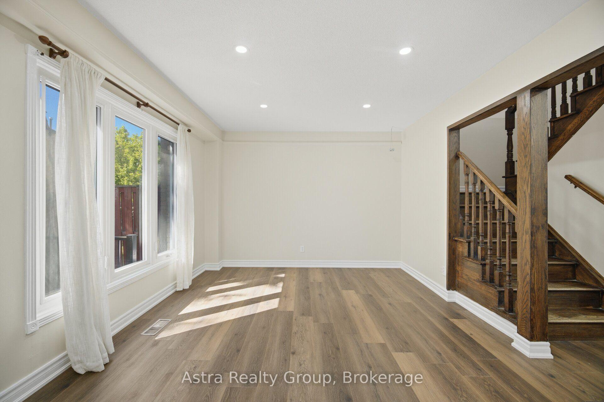 Photo 17 of 28 Borden Hill Court, Brampton, Central Park — HOMEH