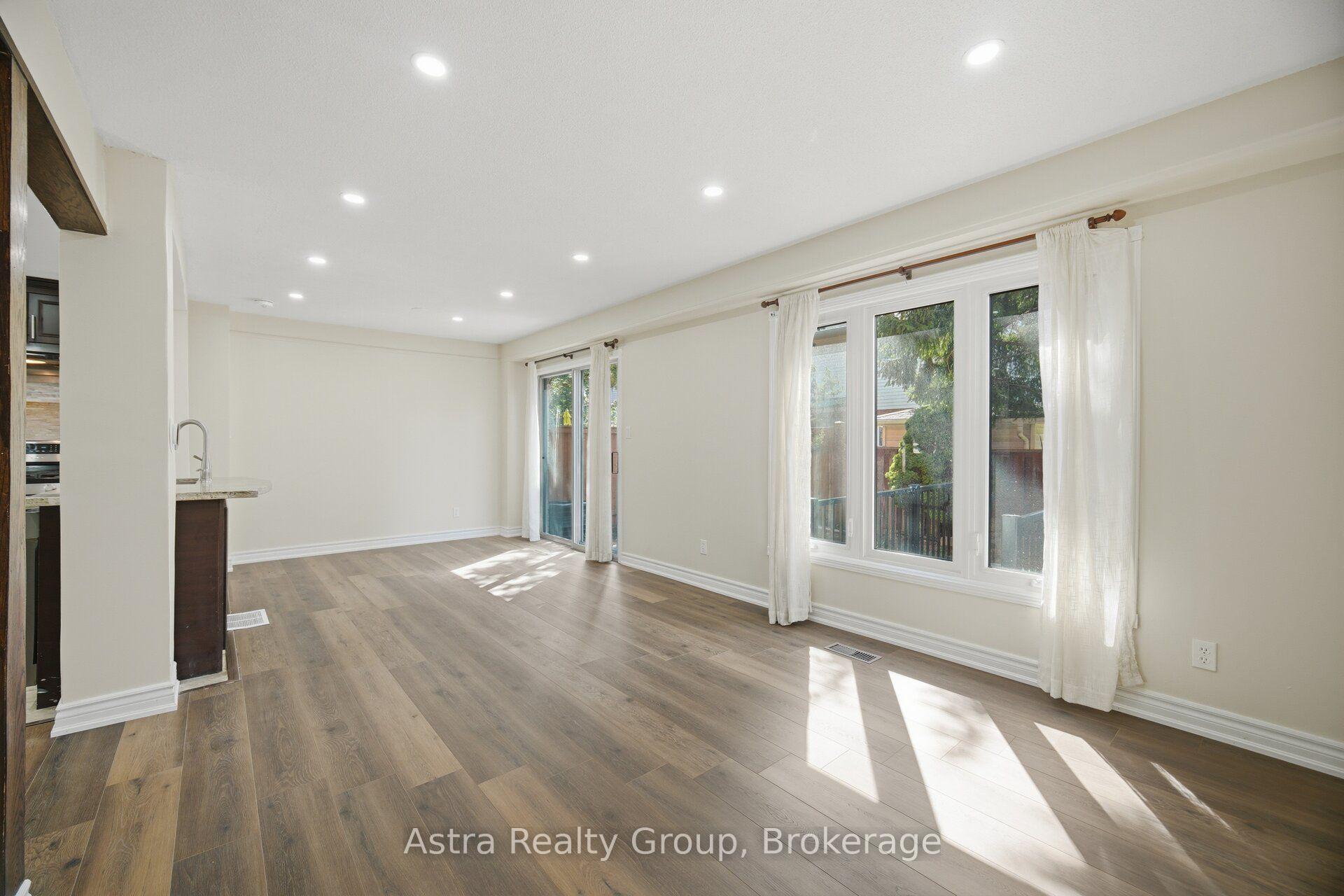 Photo 18 of 28 Borden Hill Court, Brampton, Central Park — HOMEH