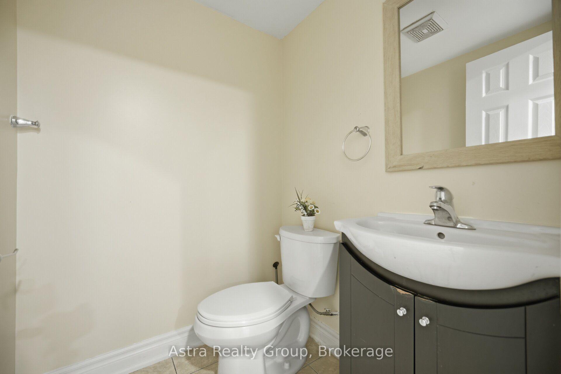 Photo 20 of 28 Borden Hill Court, Brampton, Central Park — HOMEH