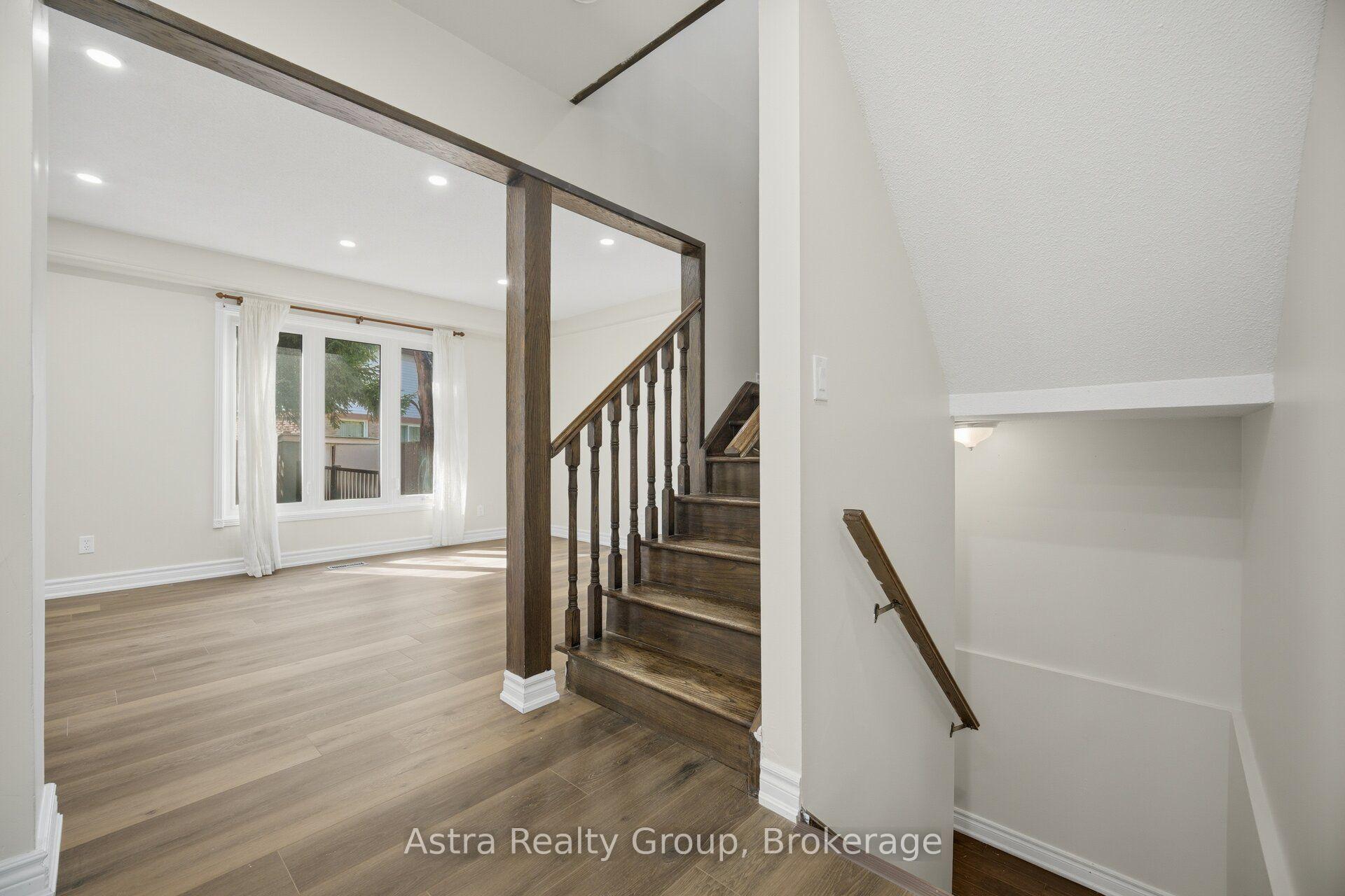 Photo 21 of 28 Borden Hill Court, Brampton, Central Park — HOMEH