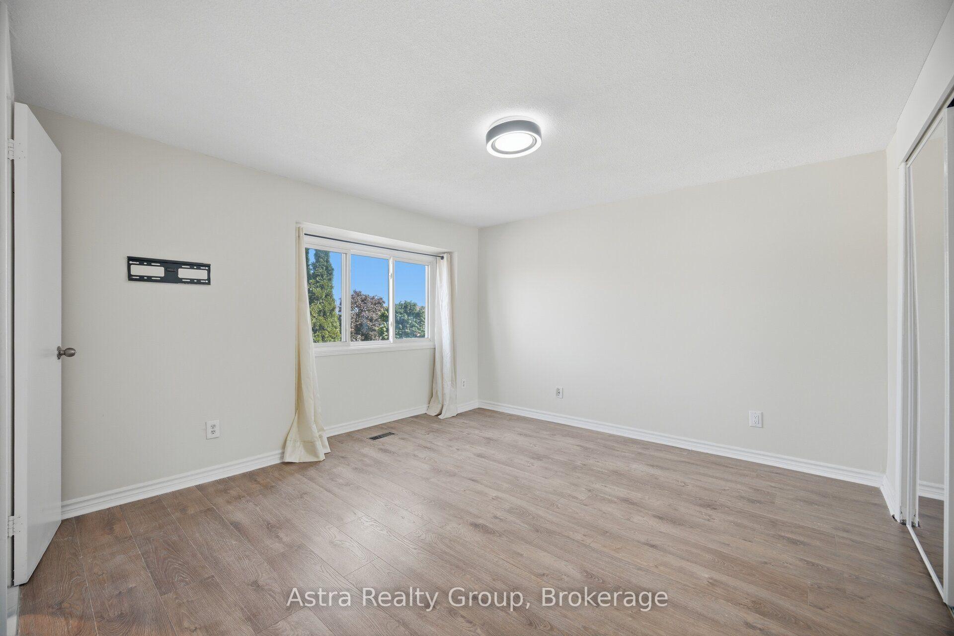Photo 23 of 28 Borden Hill Court, Brampton, Central Park — HOMEH