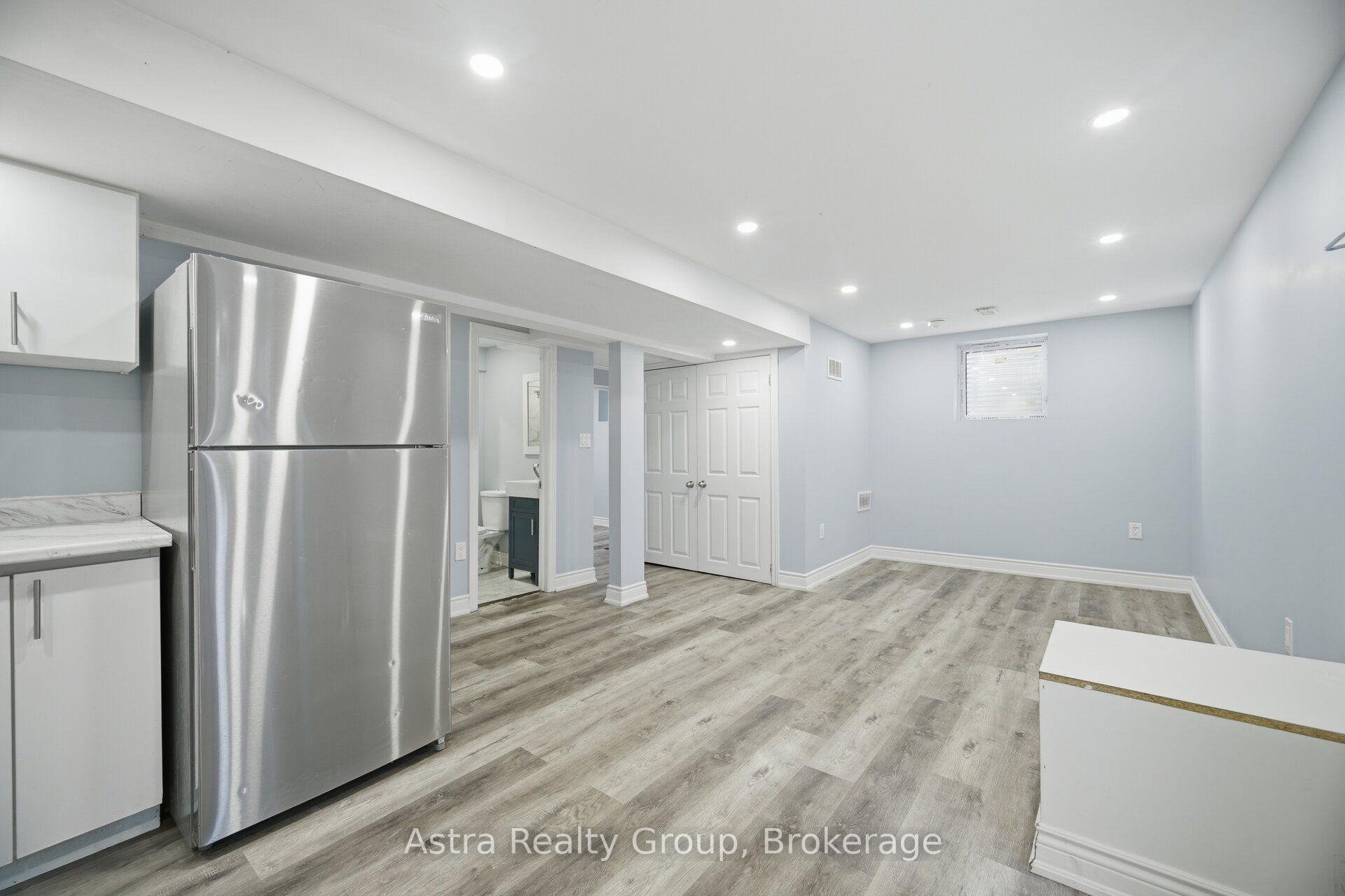 Photo 36 of 28 Borden Hill Court, Brampton, Central Park — HOMEH