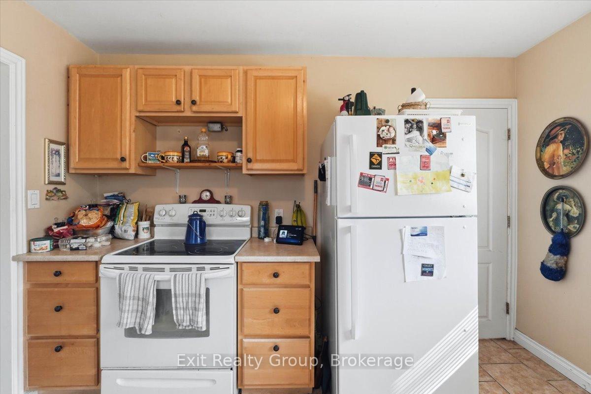 Photo 10 of 109 Aikins Road, Quinte West, Sidney Ward — HOMEH