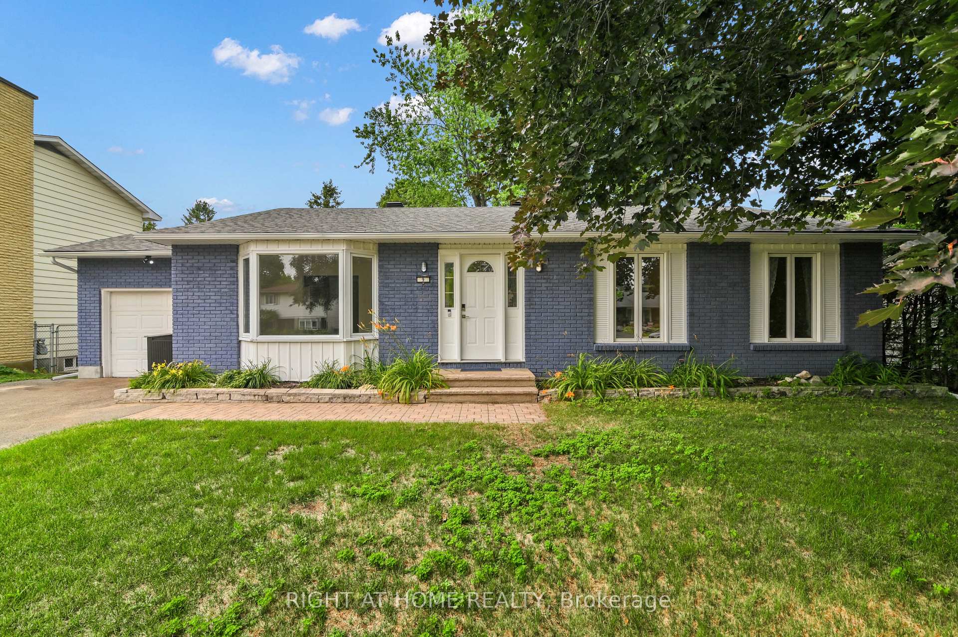 Photo 1 of 9 Leetom Crescent, Ottawa, Barrhaven - Pheasant Run — HOMEH